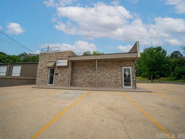 625 E Main St Property Photo 1