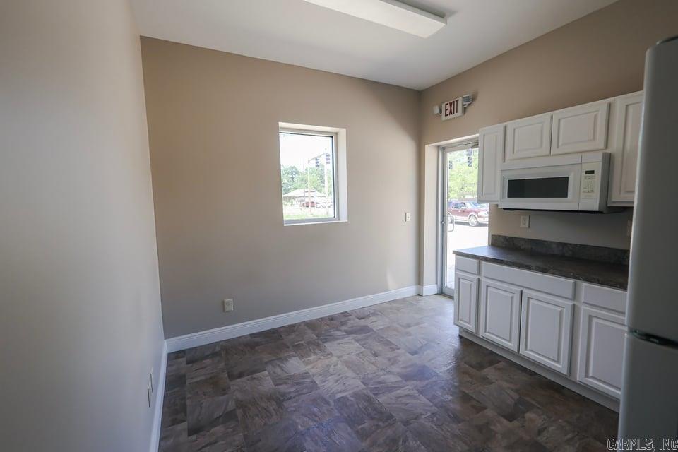 625 E Main St Property Photo 11