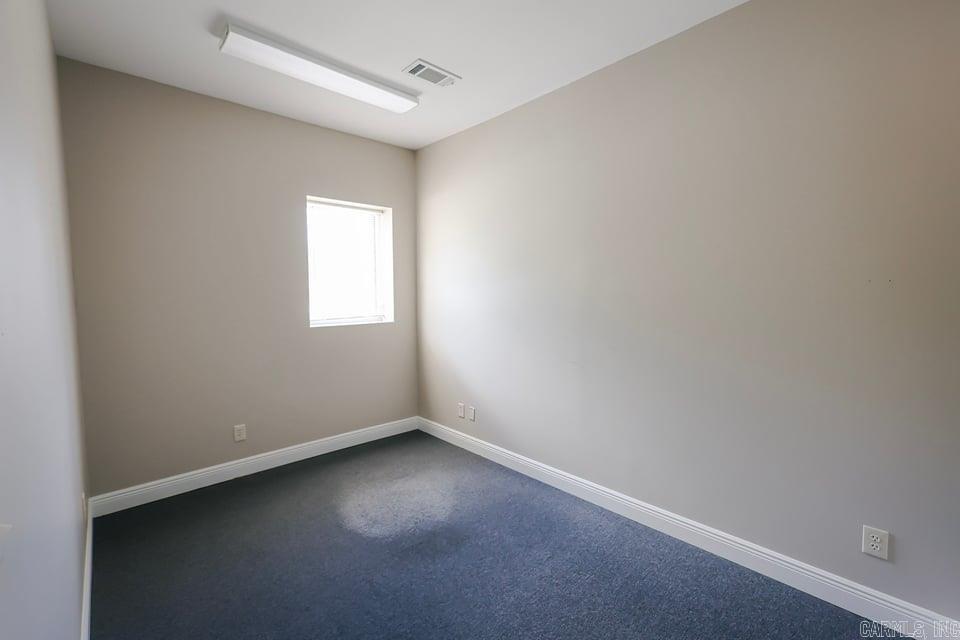 625 E Main St Property Photo 14