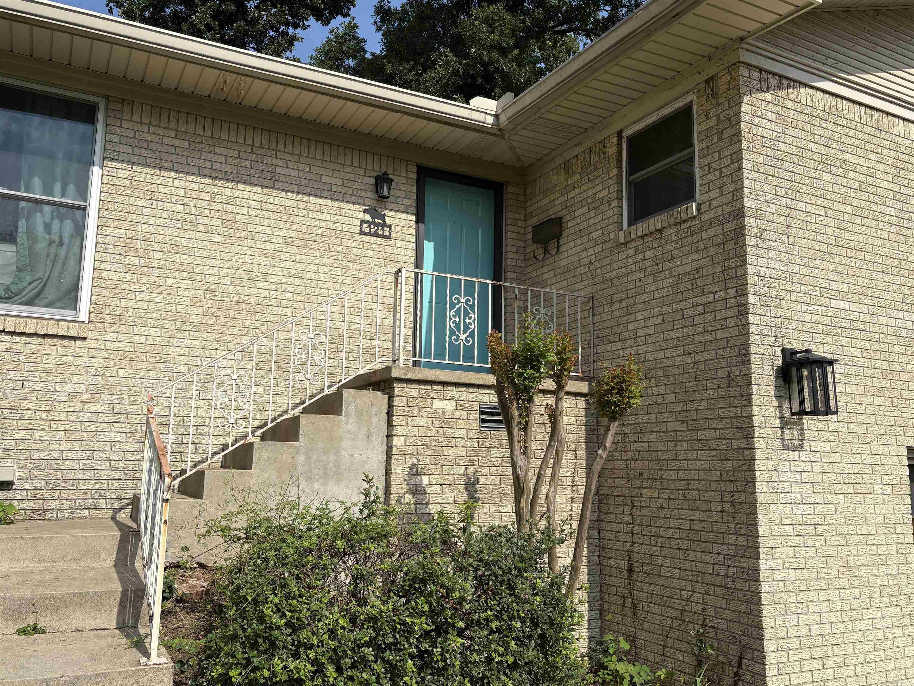 121 White Oak Lane Property Photo 3