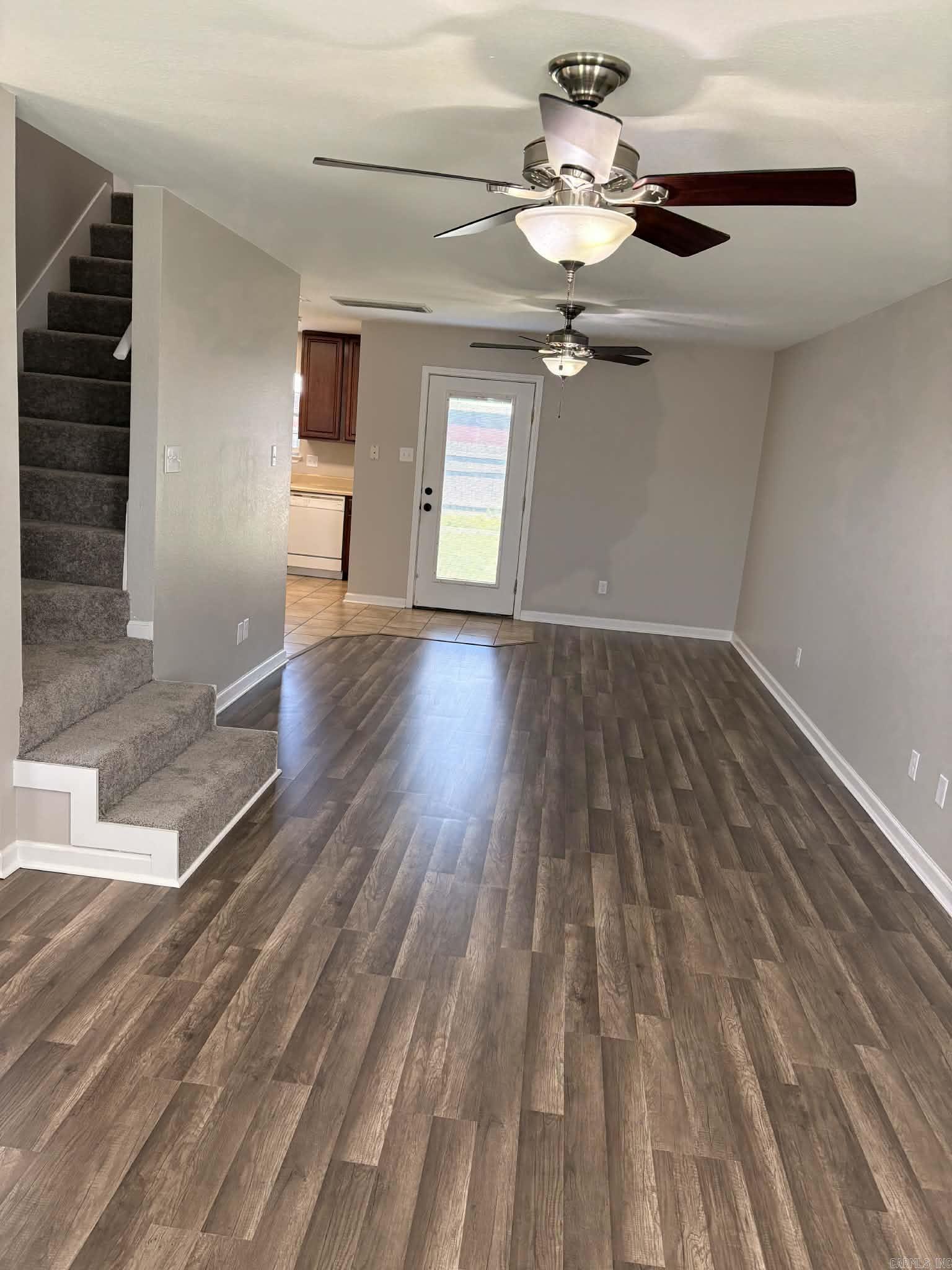 106 Tamarack Court Property Photo 8