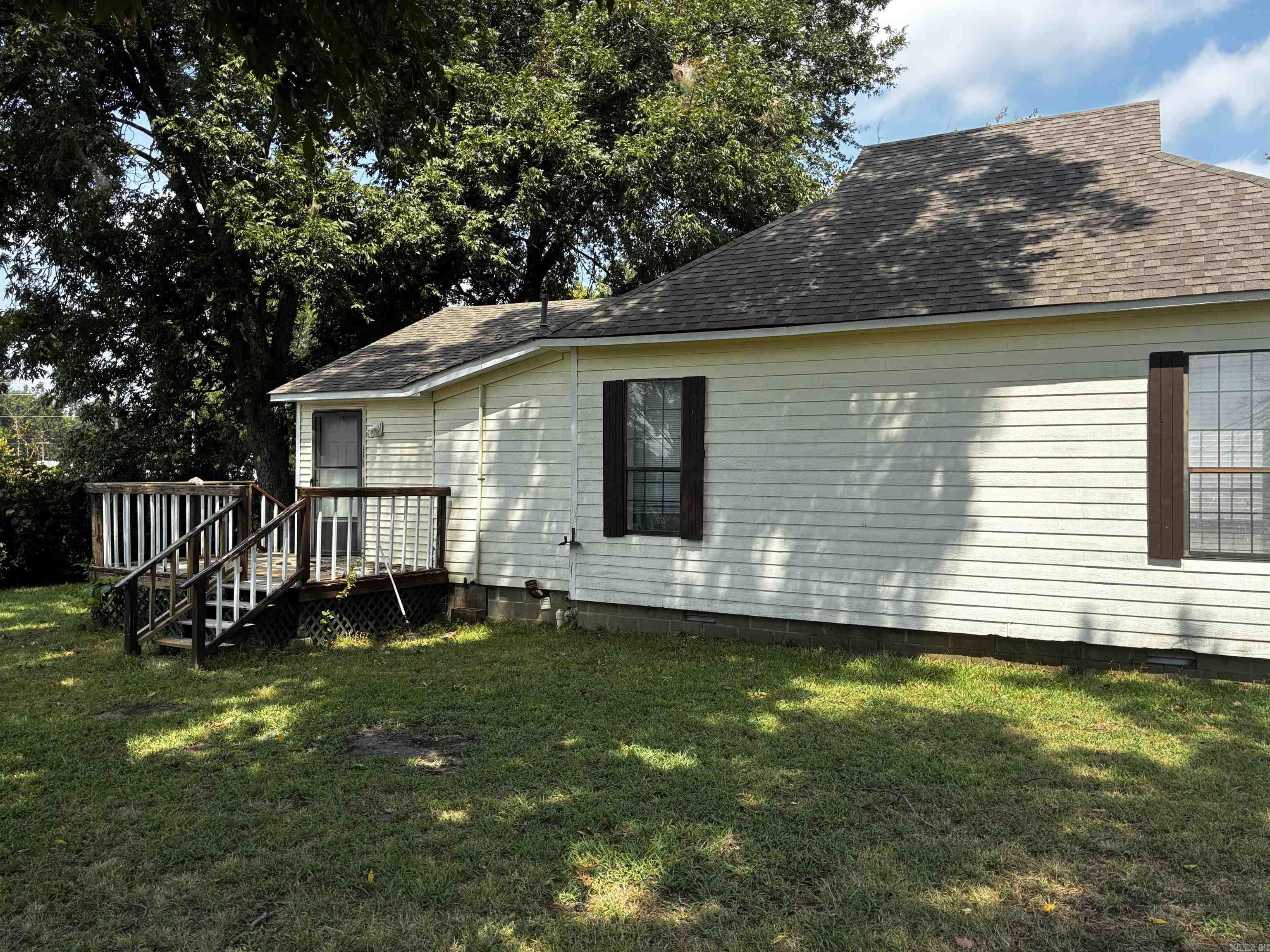 302 Spring Street Property Photo 2