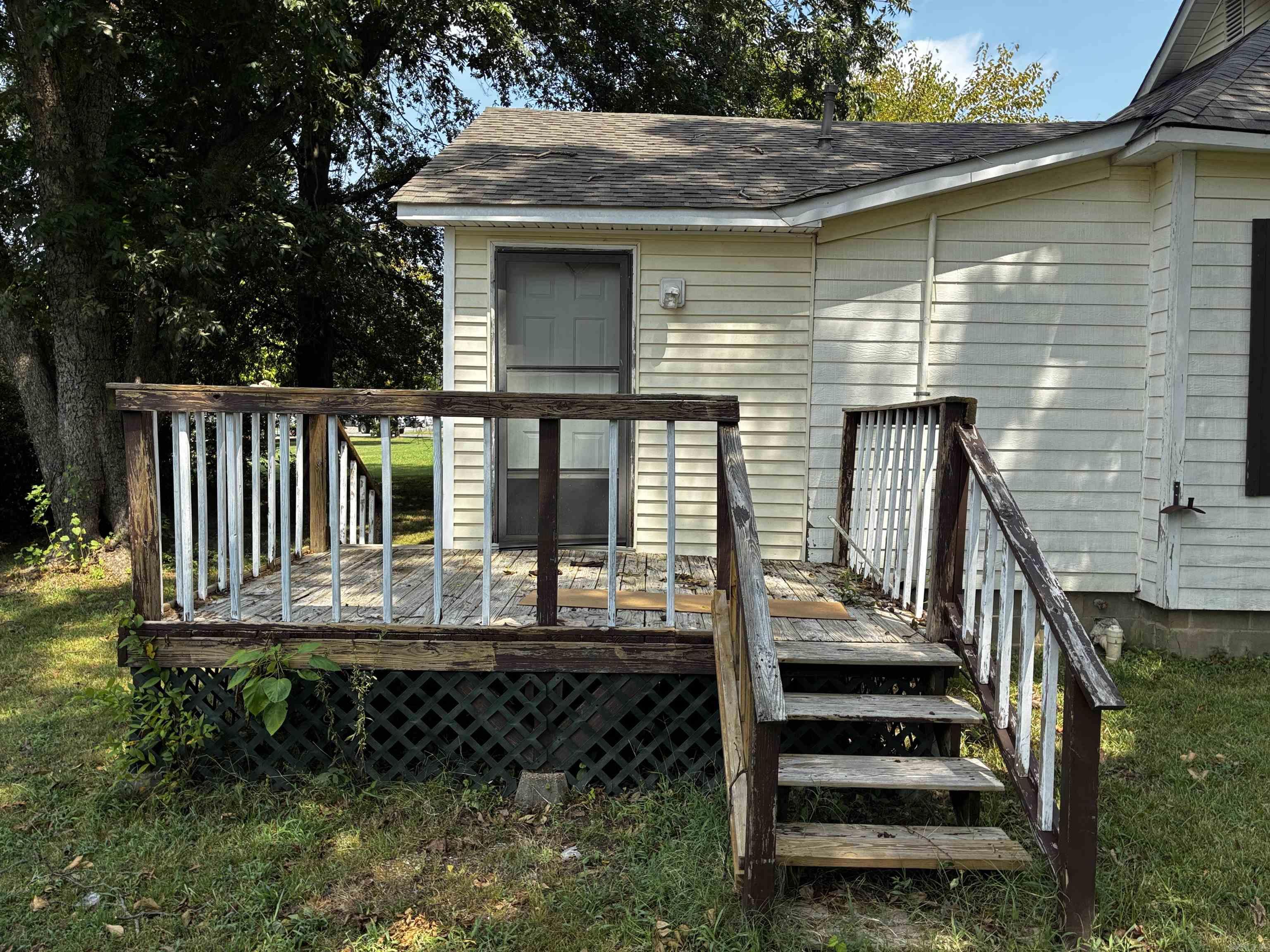 302 Spring Street Property Photo 4