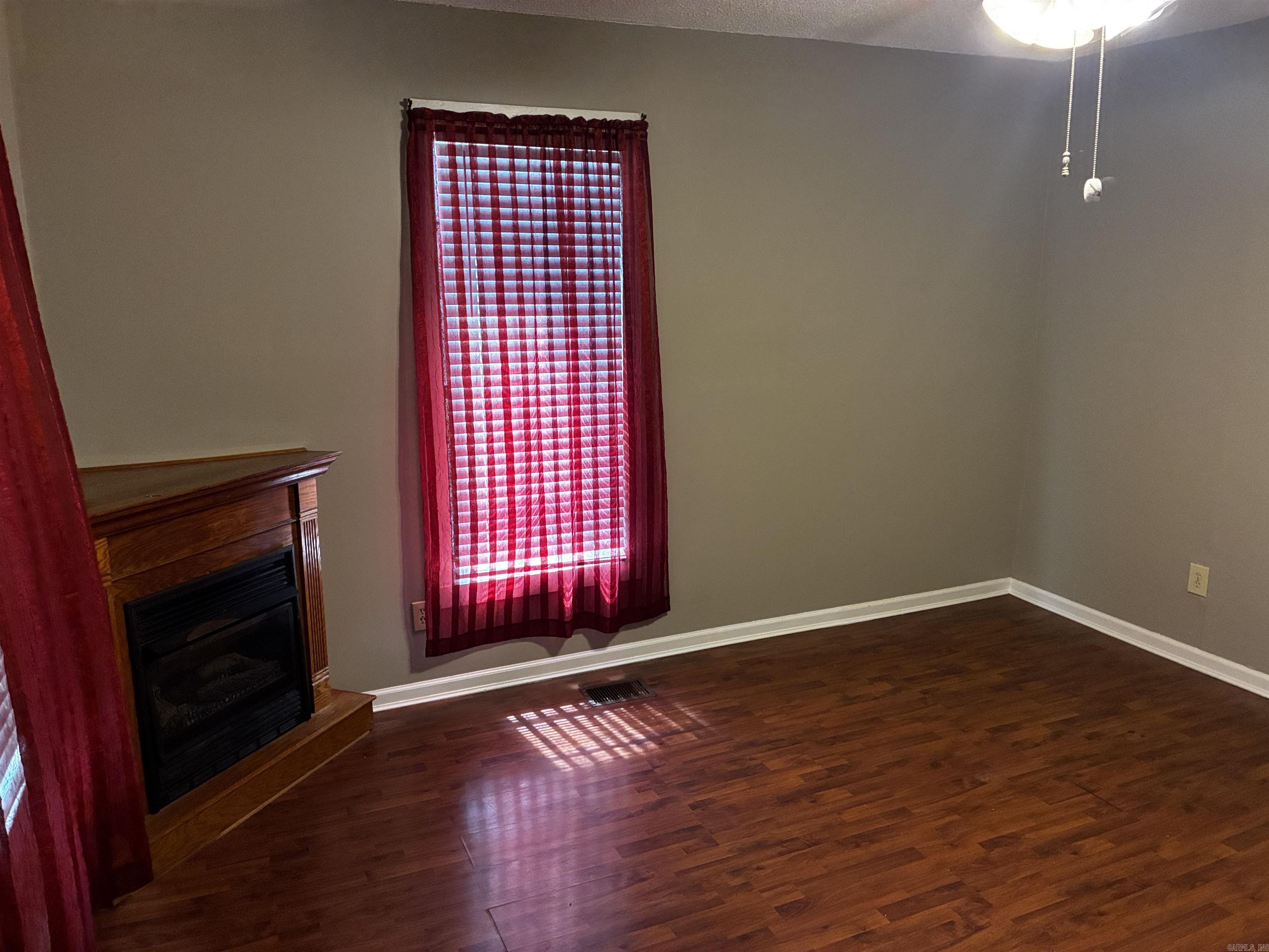 302 Spring Street Property Photo 12