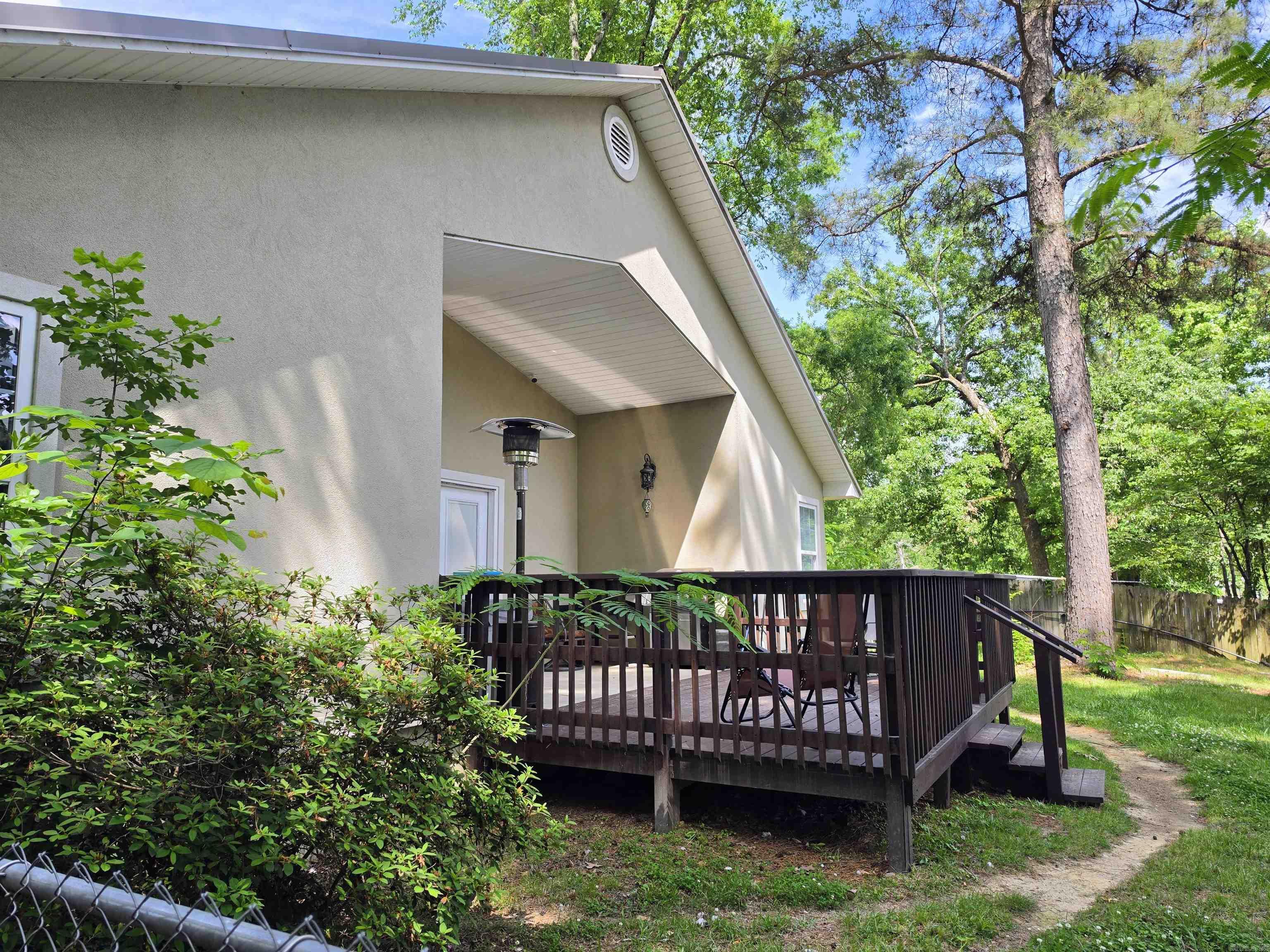 150 Lakeaire Terrace Property Photo 3