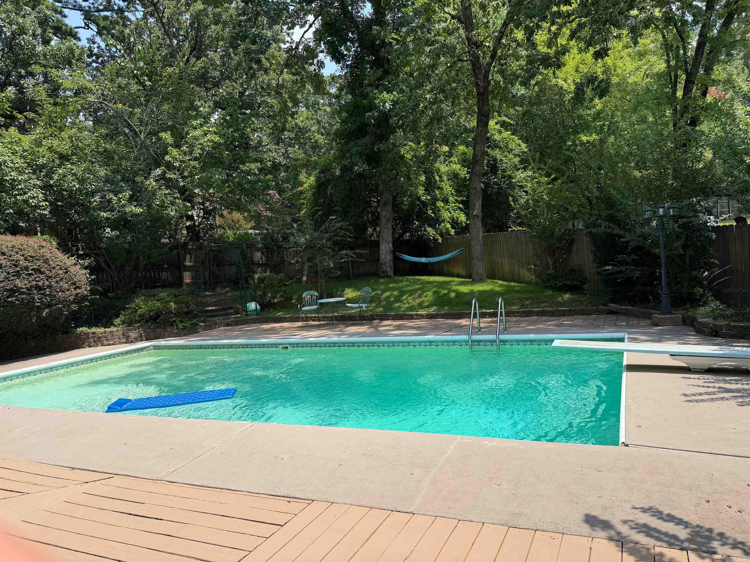 3 Amesbury Ct Property Photo 2