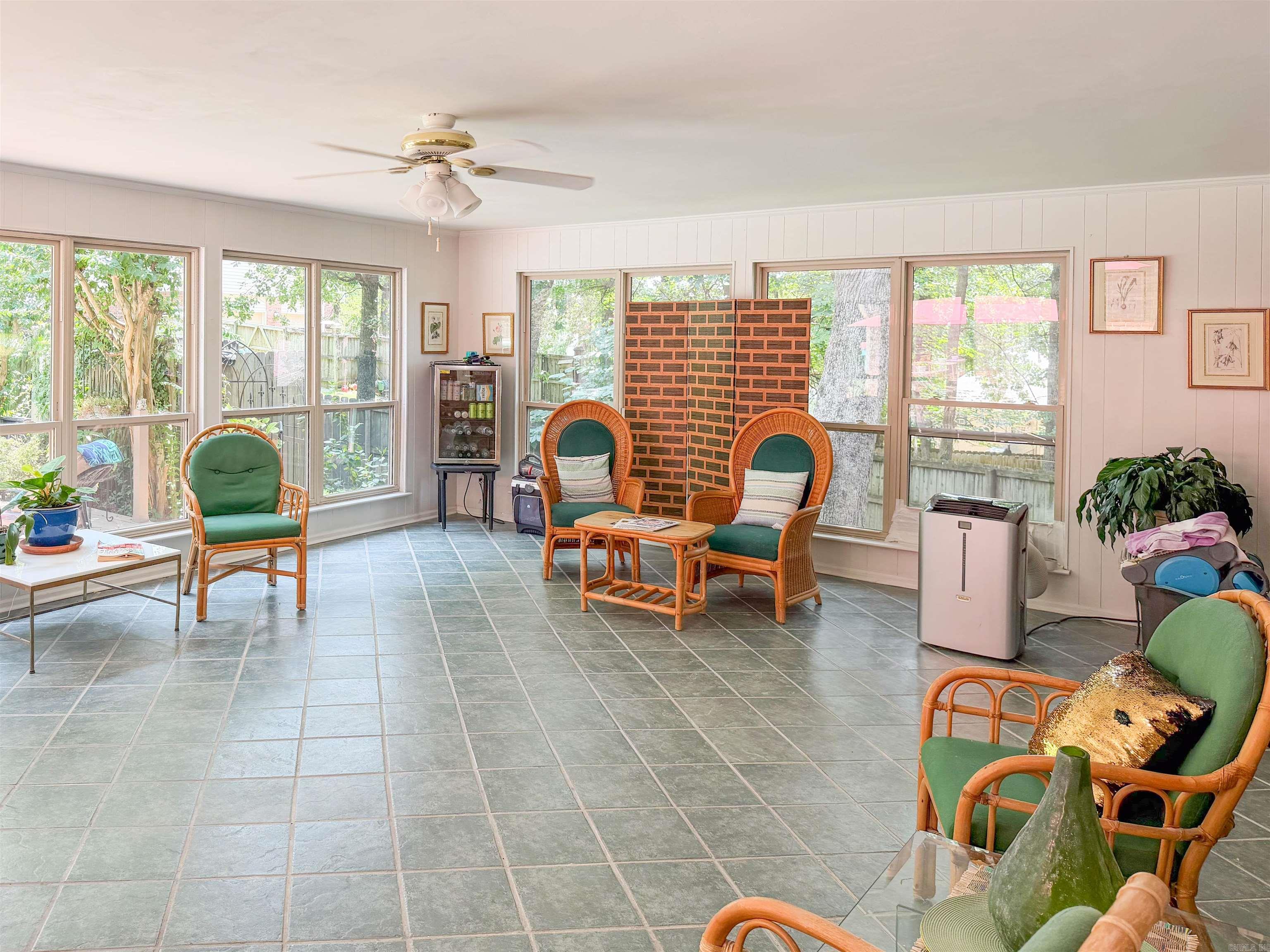 3 Amesbury Ct Property Photo 3