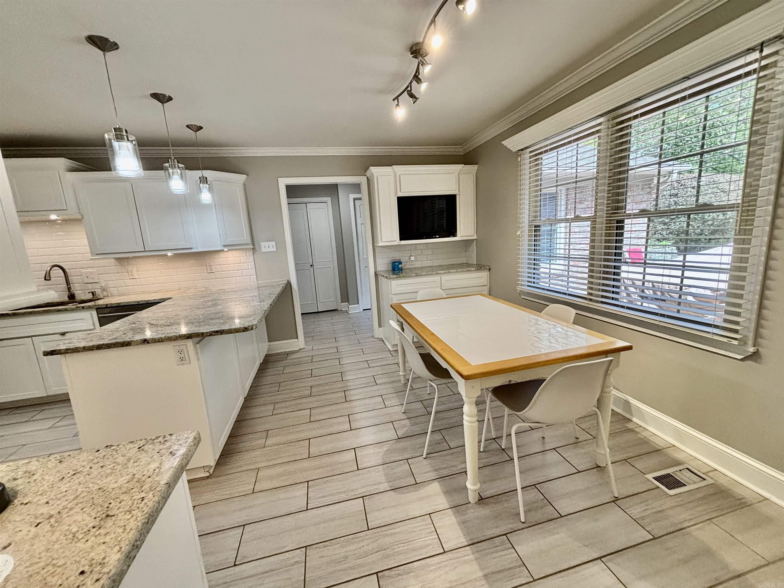 3 Amesbury Ct Property Photo 26