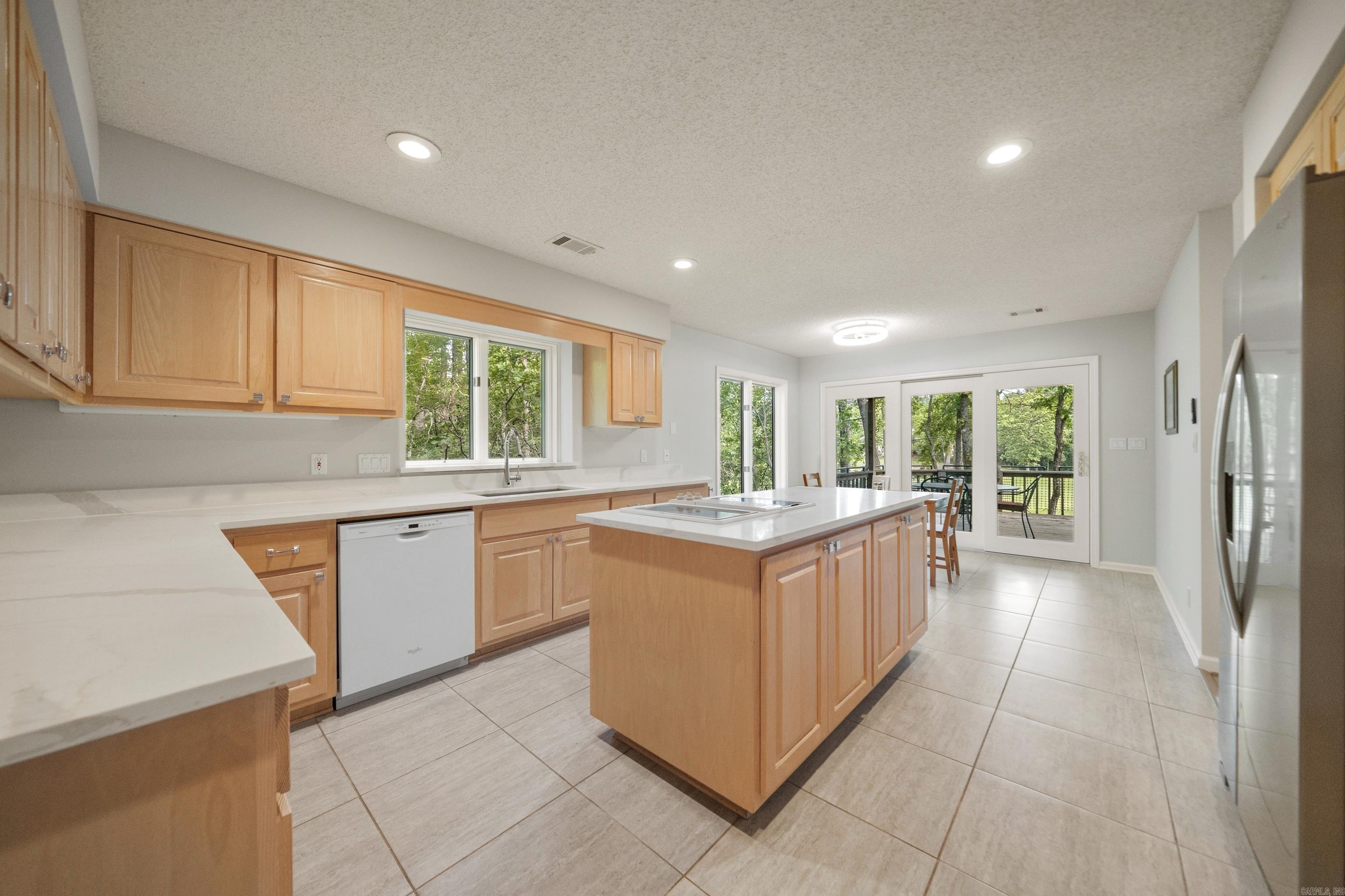 18 Fastota Lane Property Photo 8