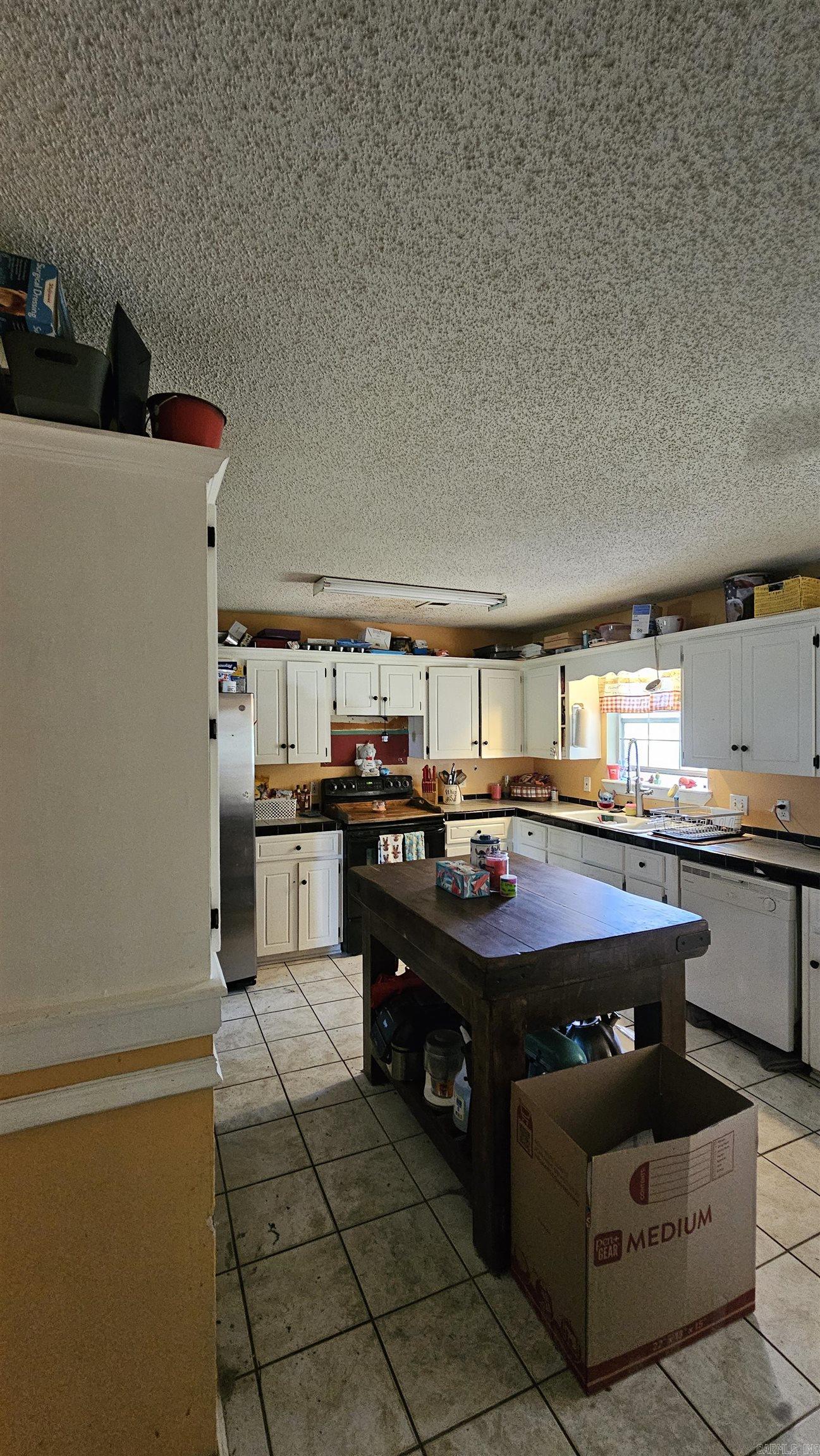 1024 Highland Boulevard Property Photo 6