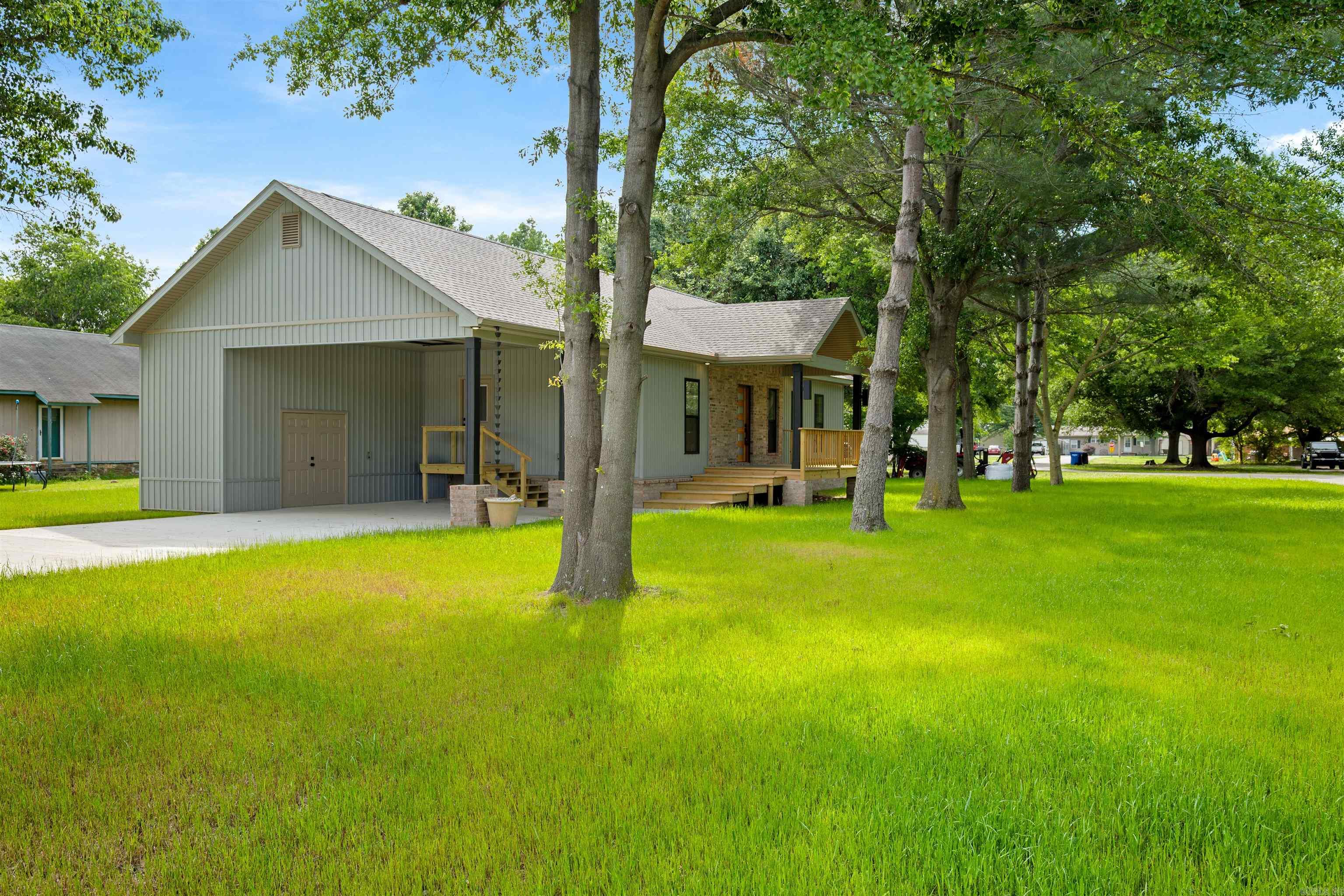 301 Dogwood St Property Photo 31