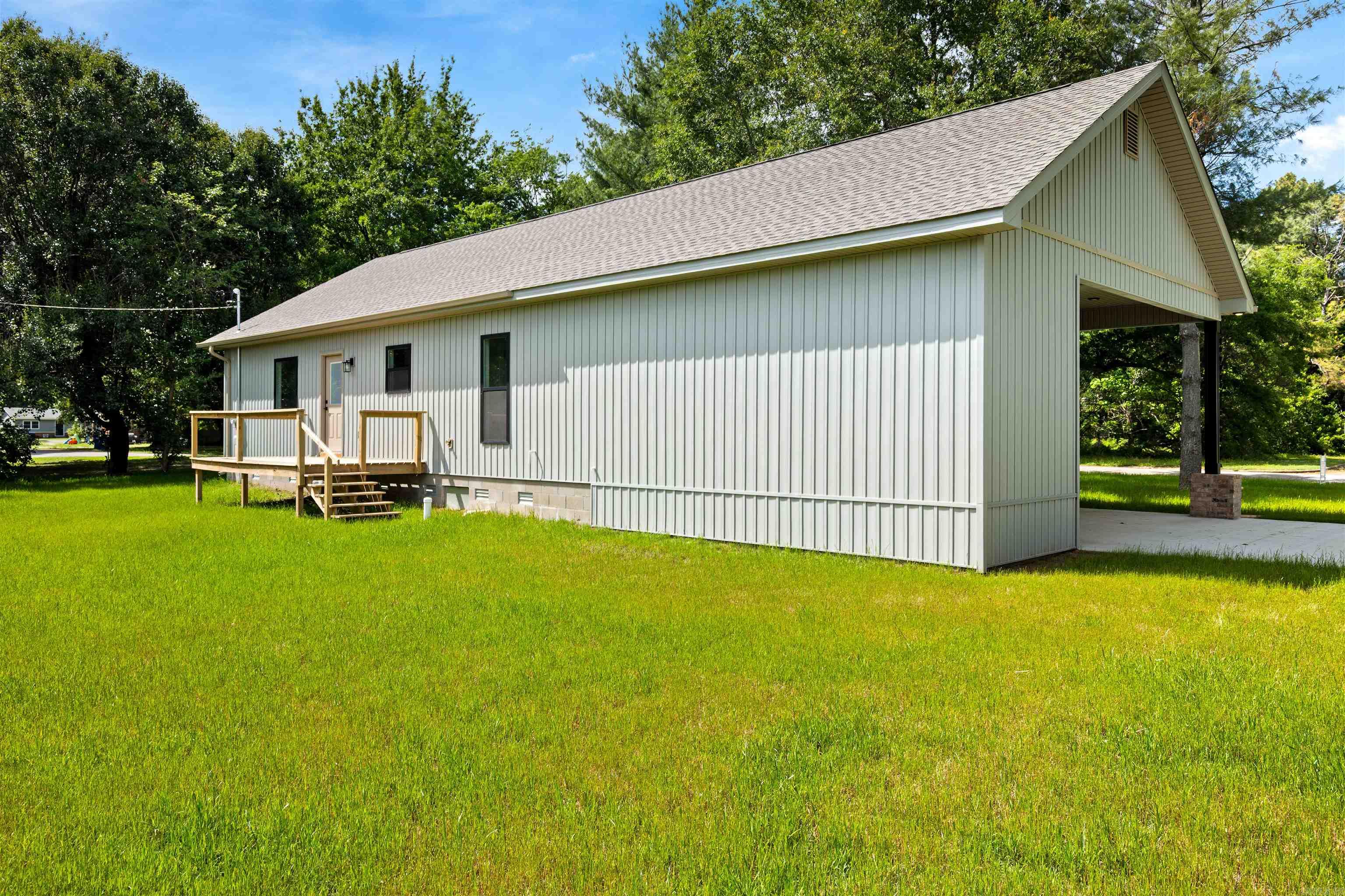 301 Dogwood St Property Photo 34