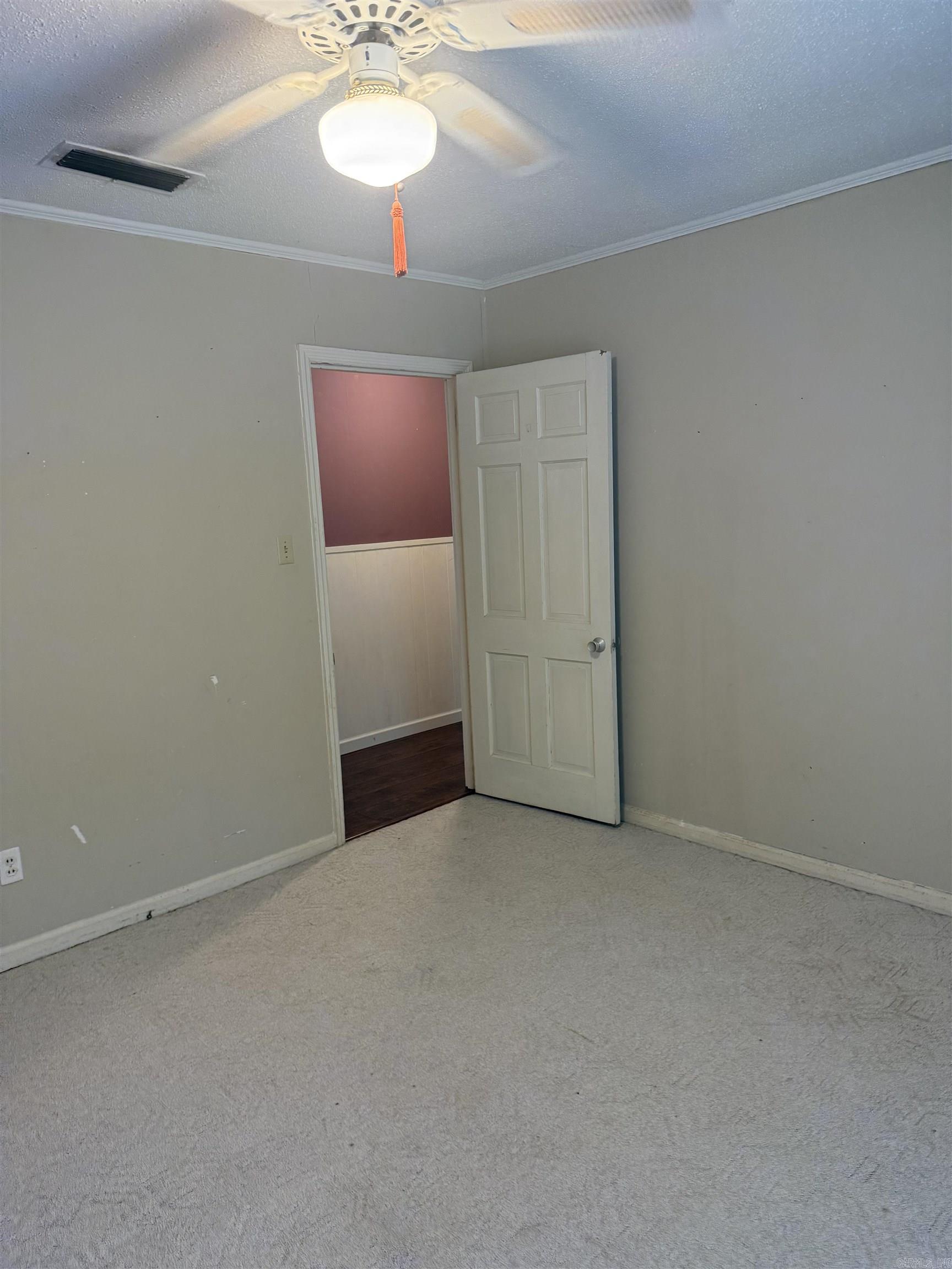 702 Overstreet Property Photo 9