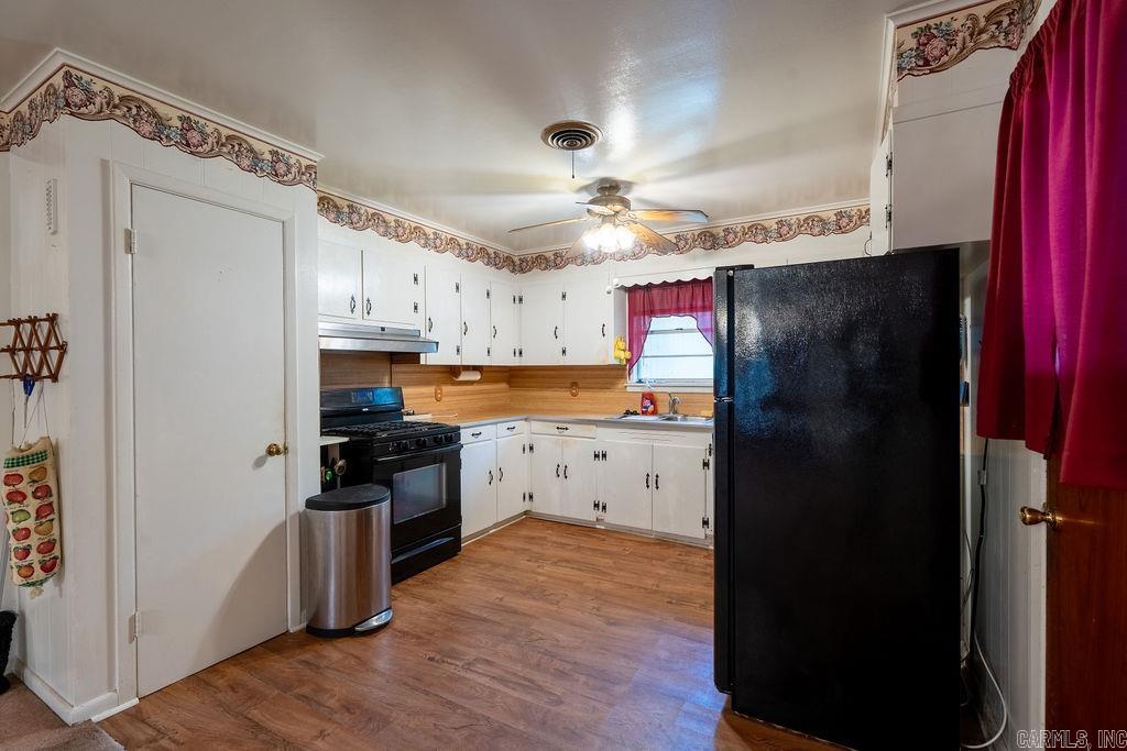 110 W Curran Street Property Photo 3