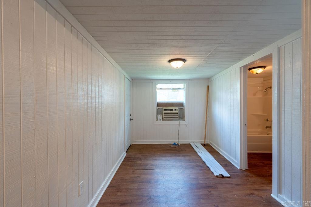110 W Curran Street Property Photo 15