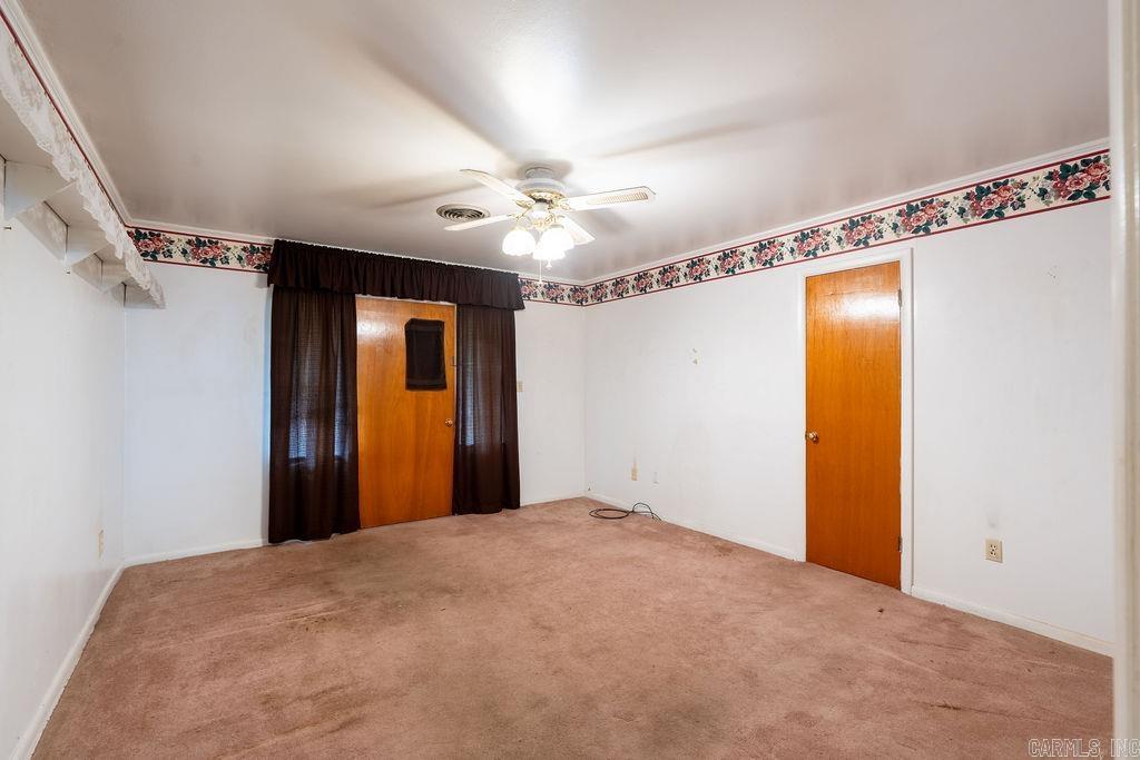 110 W Curran Street Property Photo 26