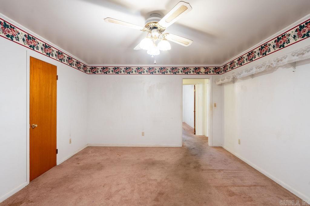 110 W Curran Street Property Photo 27