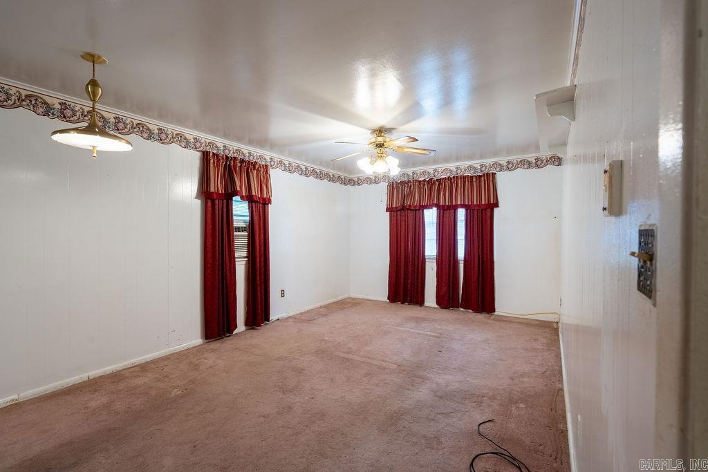 110 W Curran Street Property Photo 28