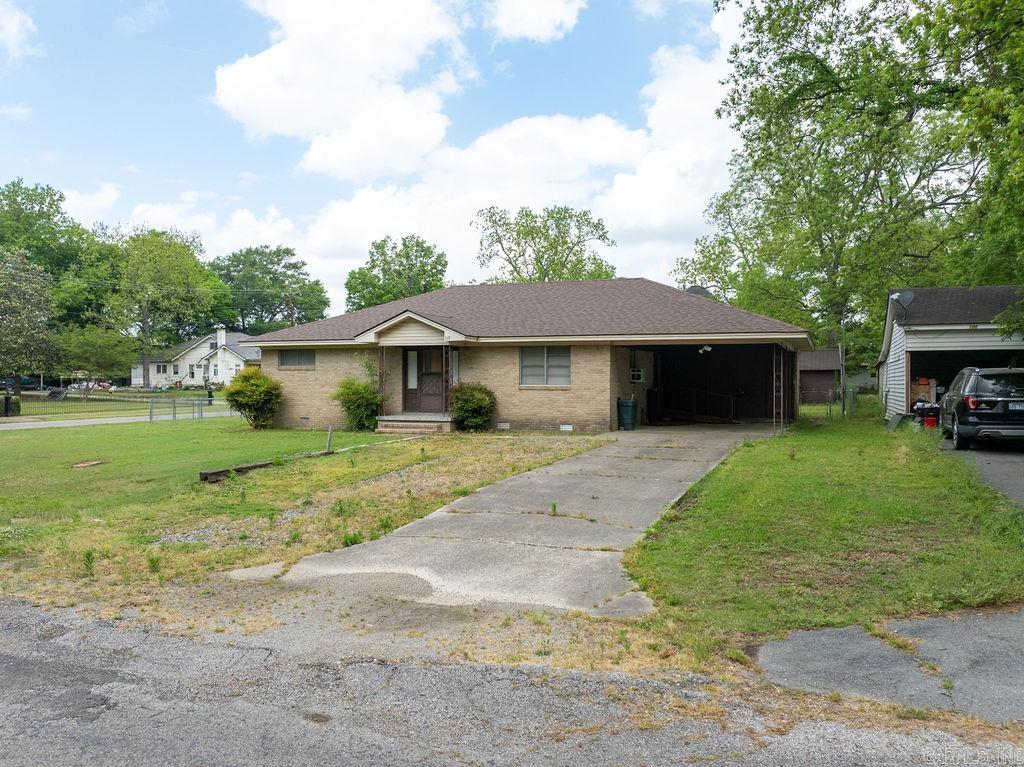 110 W Curran Street Property Photo 35