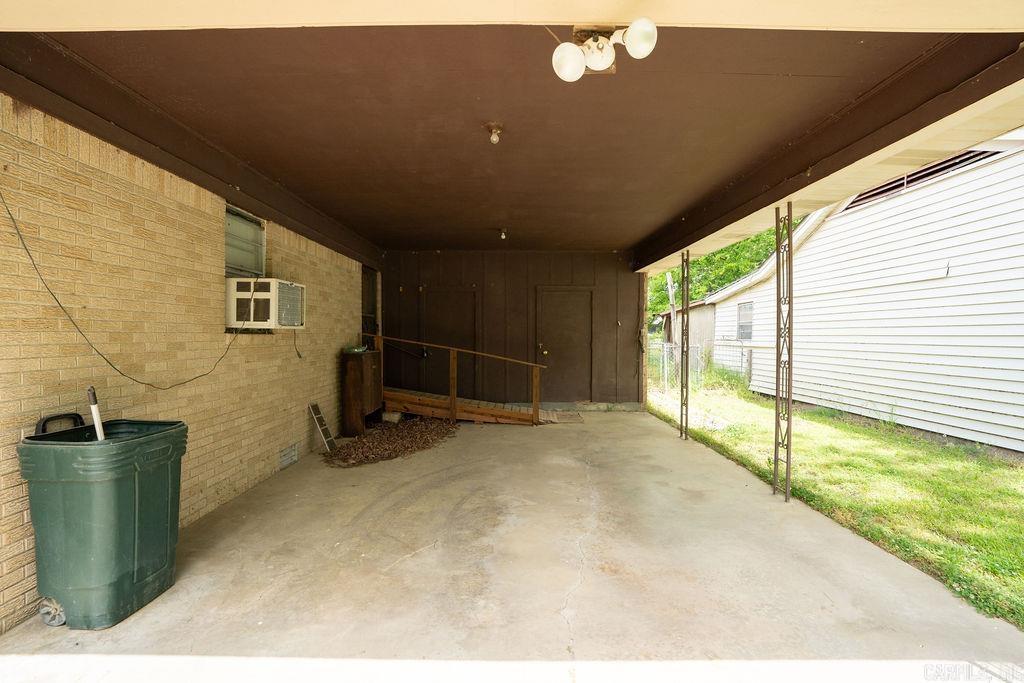 110 W Curran Street Property Photo 39