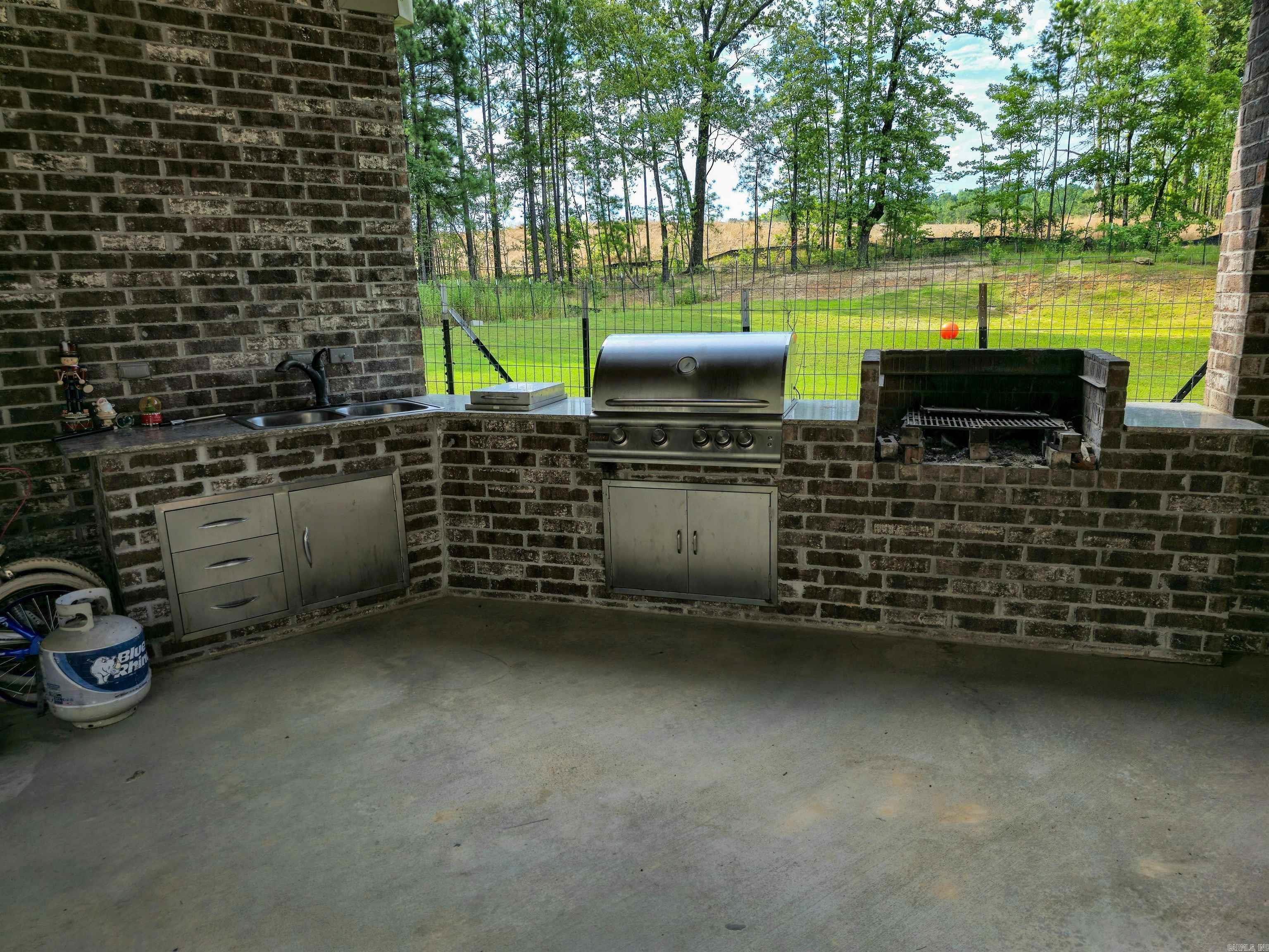 23 Whispering Drive Property Photo 22
