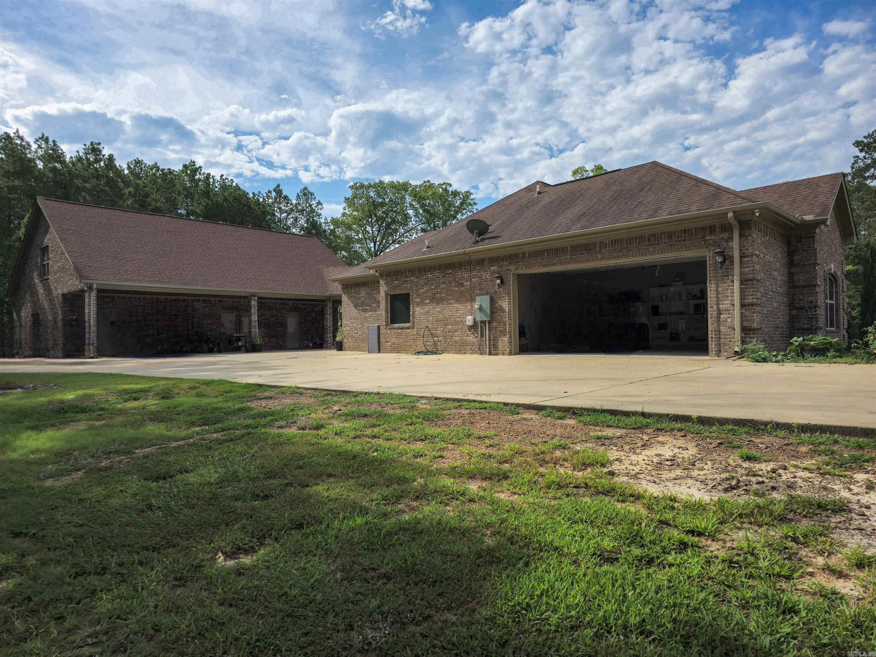 23 Whispering Drive Property Photo 23