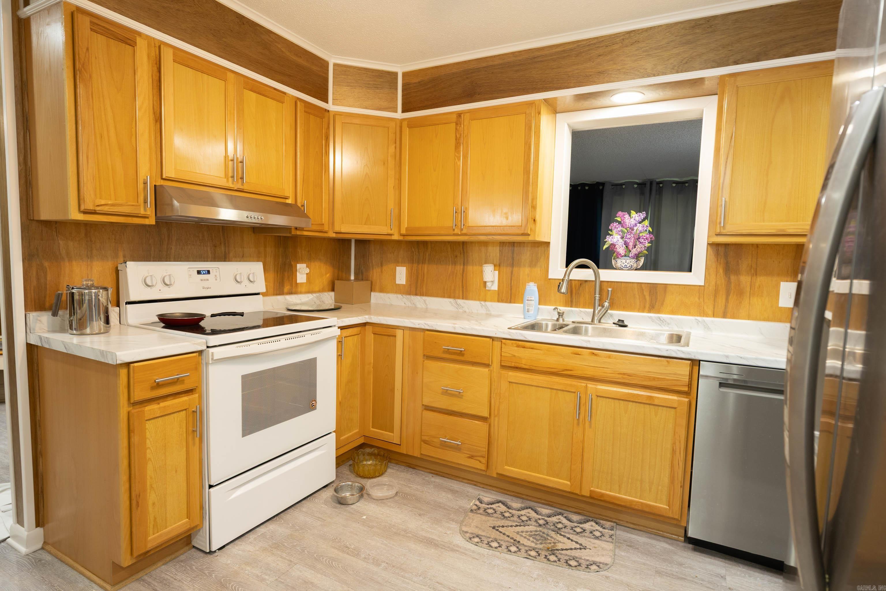 201 Honeysuckle Lane Property Photo 18