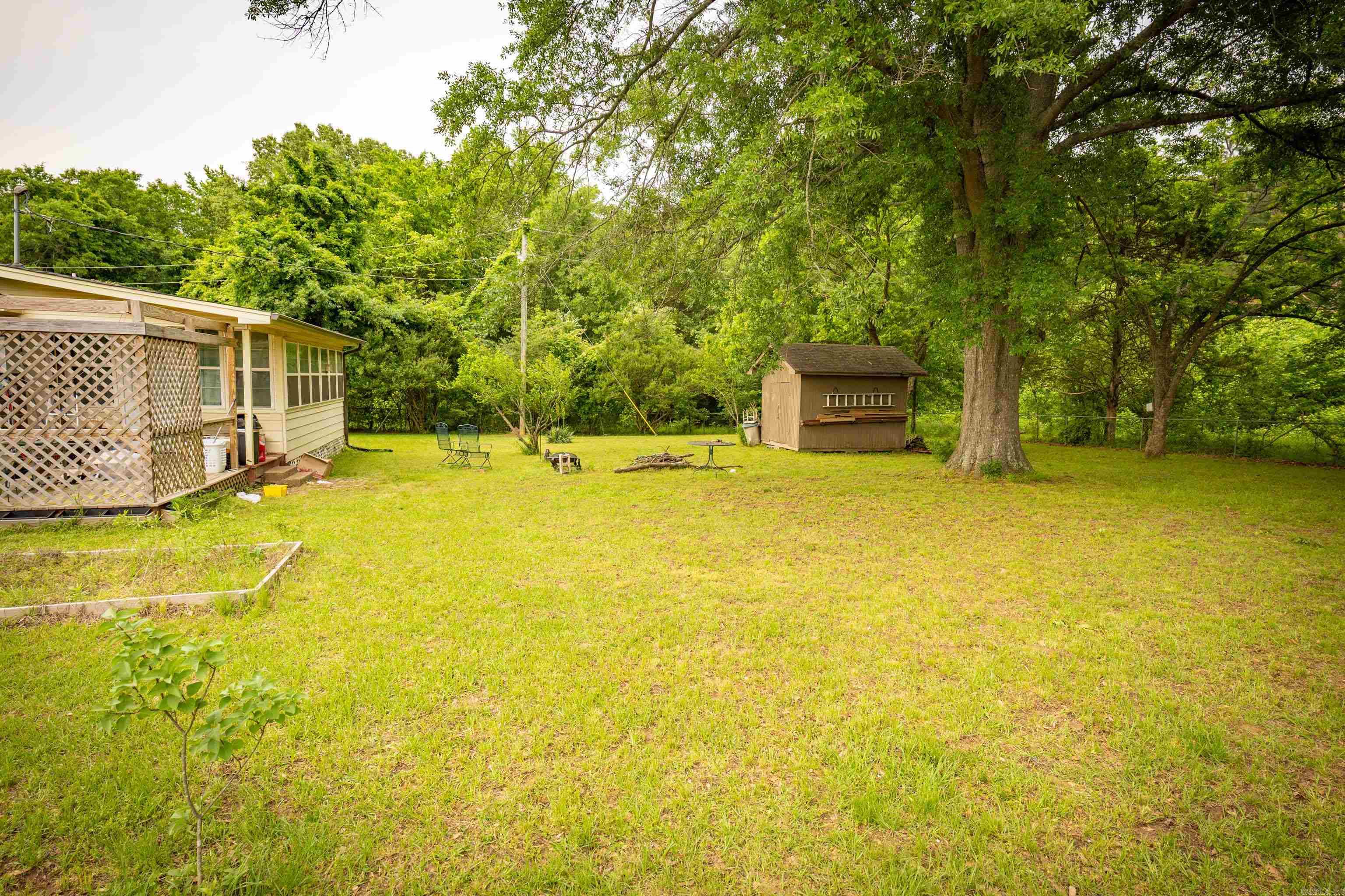 201 Honeysuckle Lane Property Photo 22