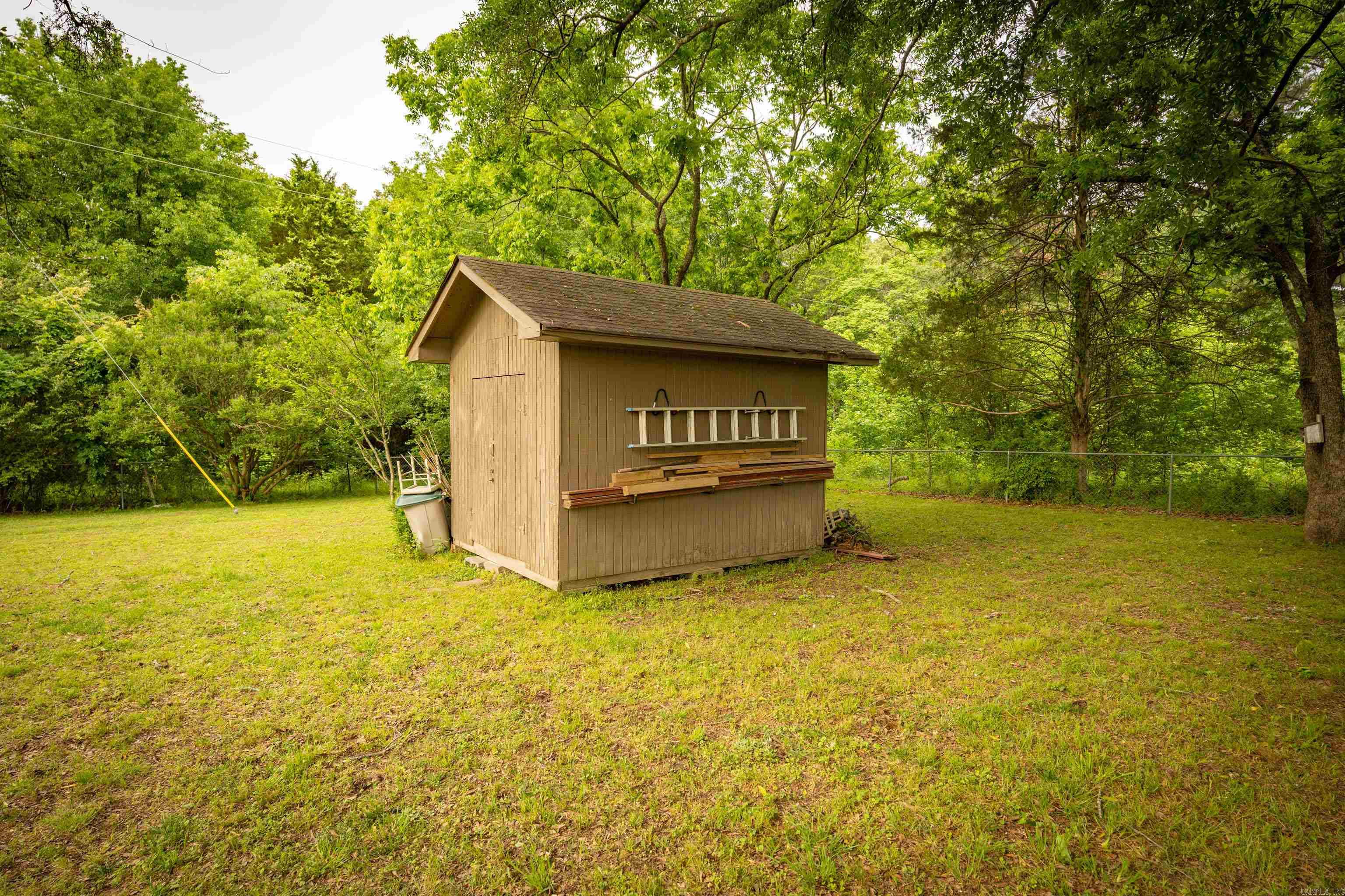 201 Honeysuckle Lane Property Photo 23