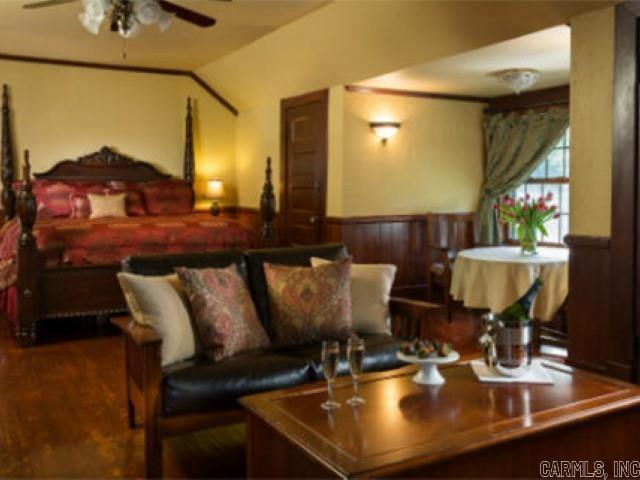 2009 Park Avenue Property Photo 21