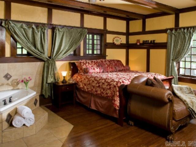 2009 Park Avenue Property Photo 28