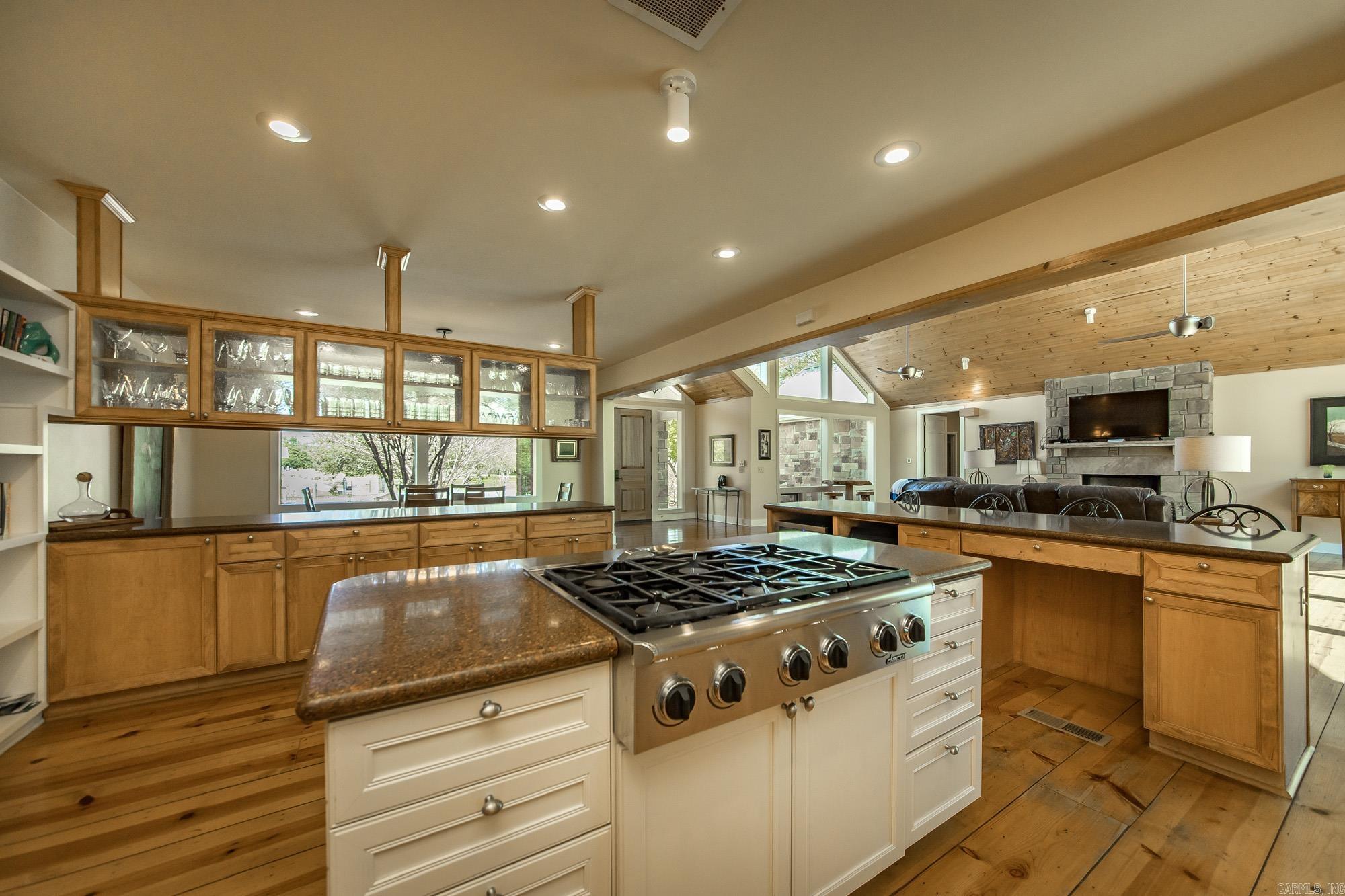3139 Riverbend Road Property Photo 10