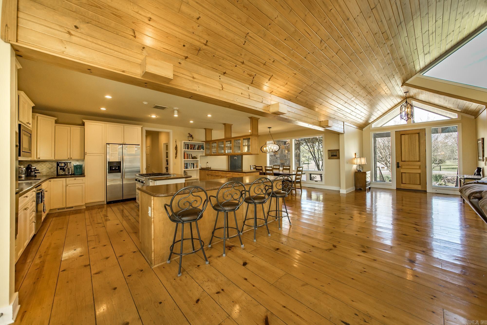 3139 Riverbend Road Property Photo 12