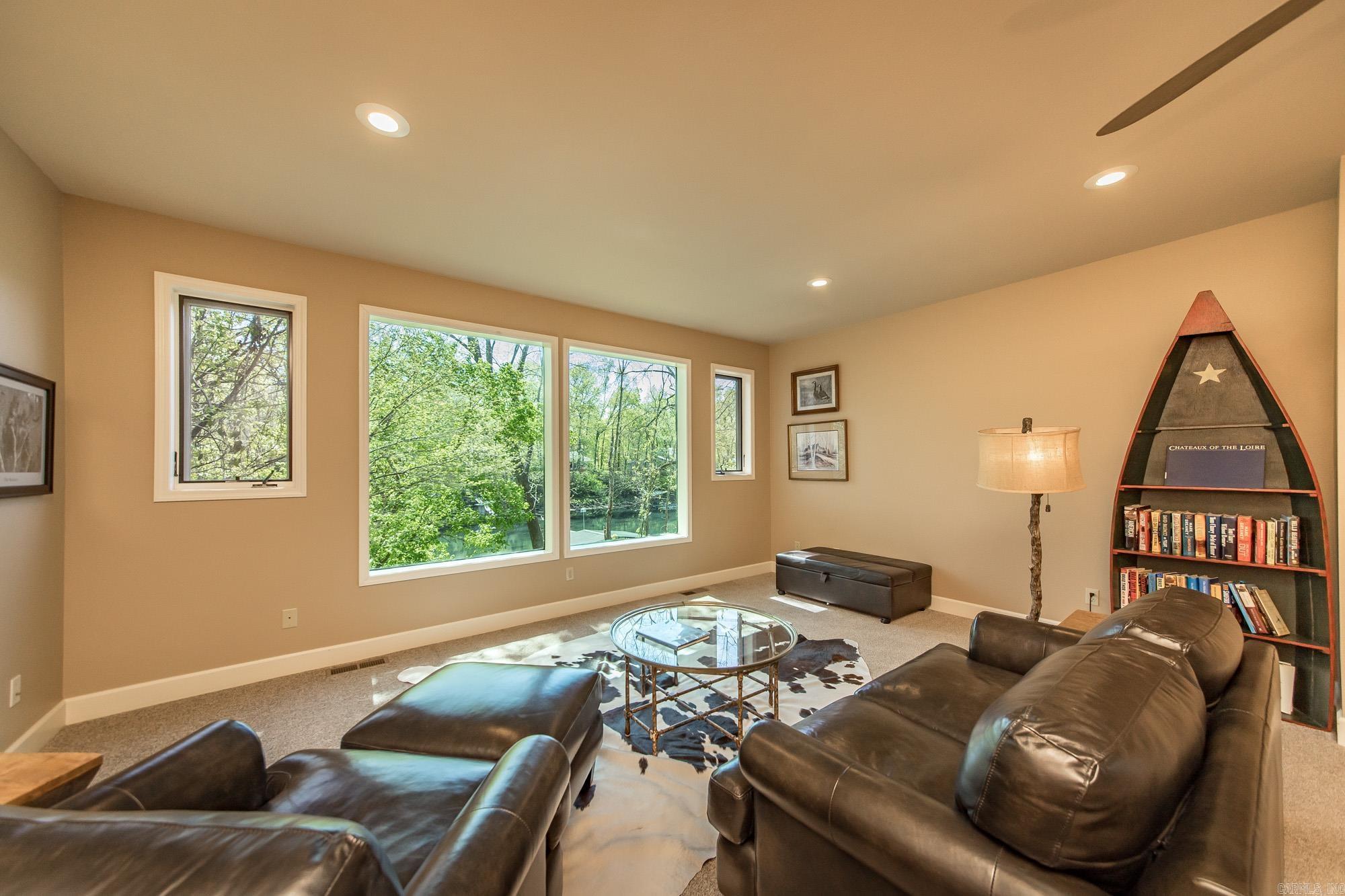 3139 Riverbend Road Property Photo 17