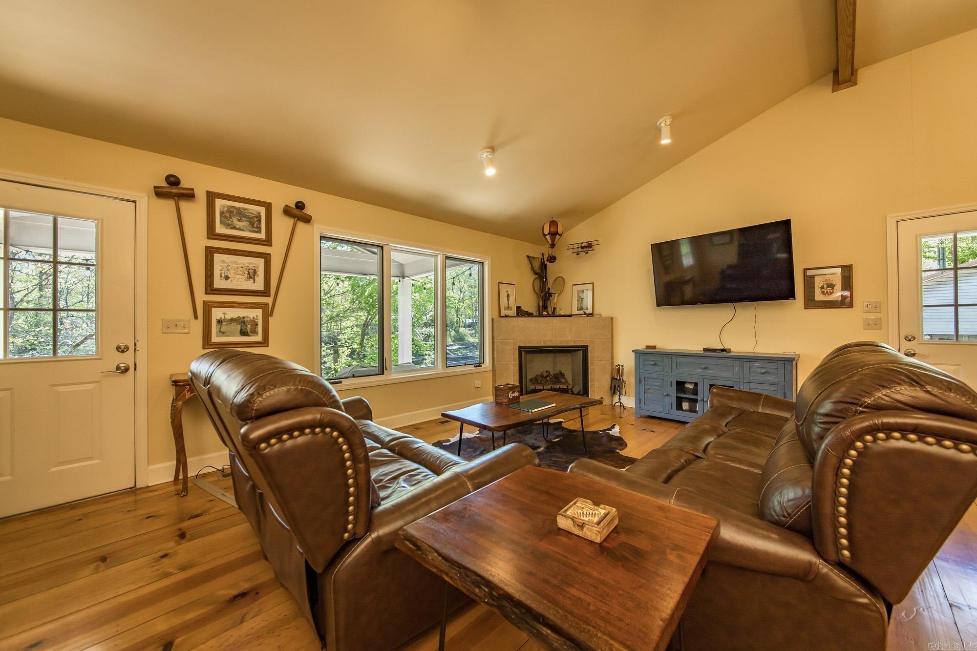 3139 Riverbend Road Property Photo 22