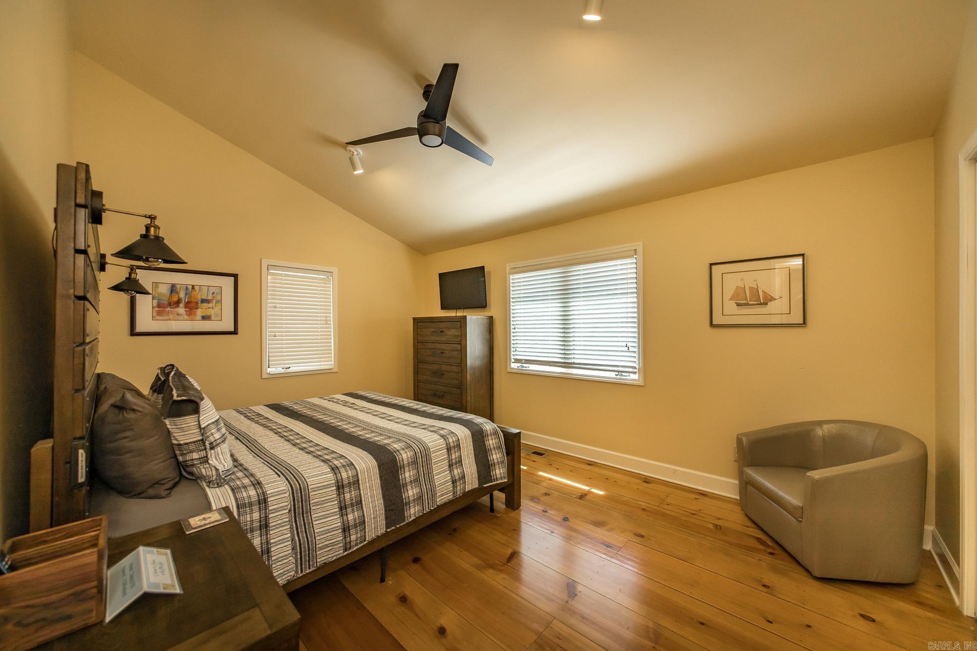 3139 Riverbend Road Property Photo 25