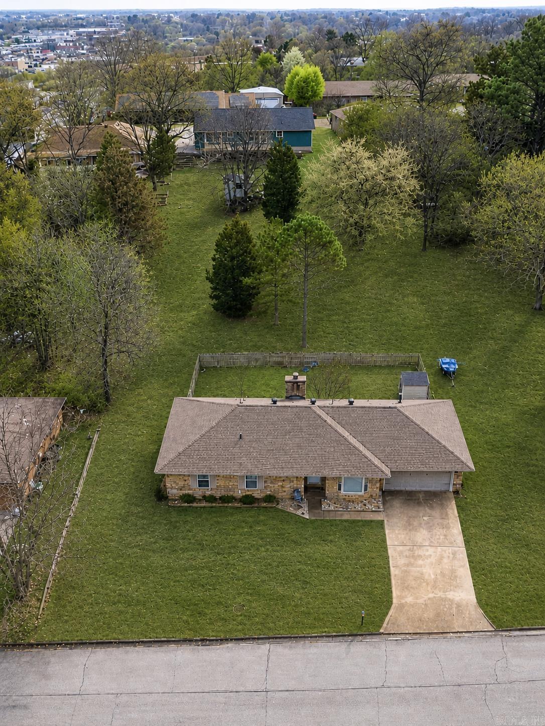 105 Elfen Glen St Property Photo 3