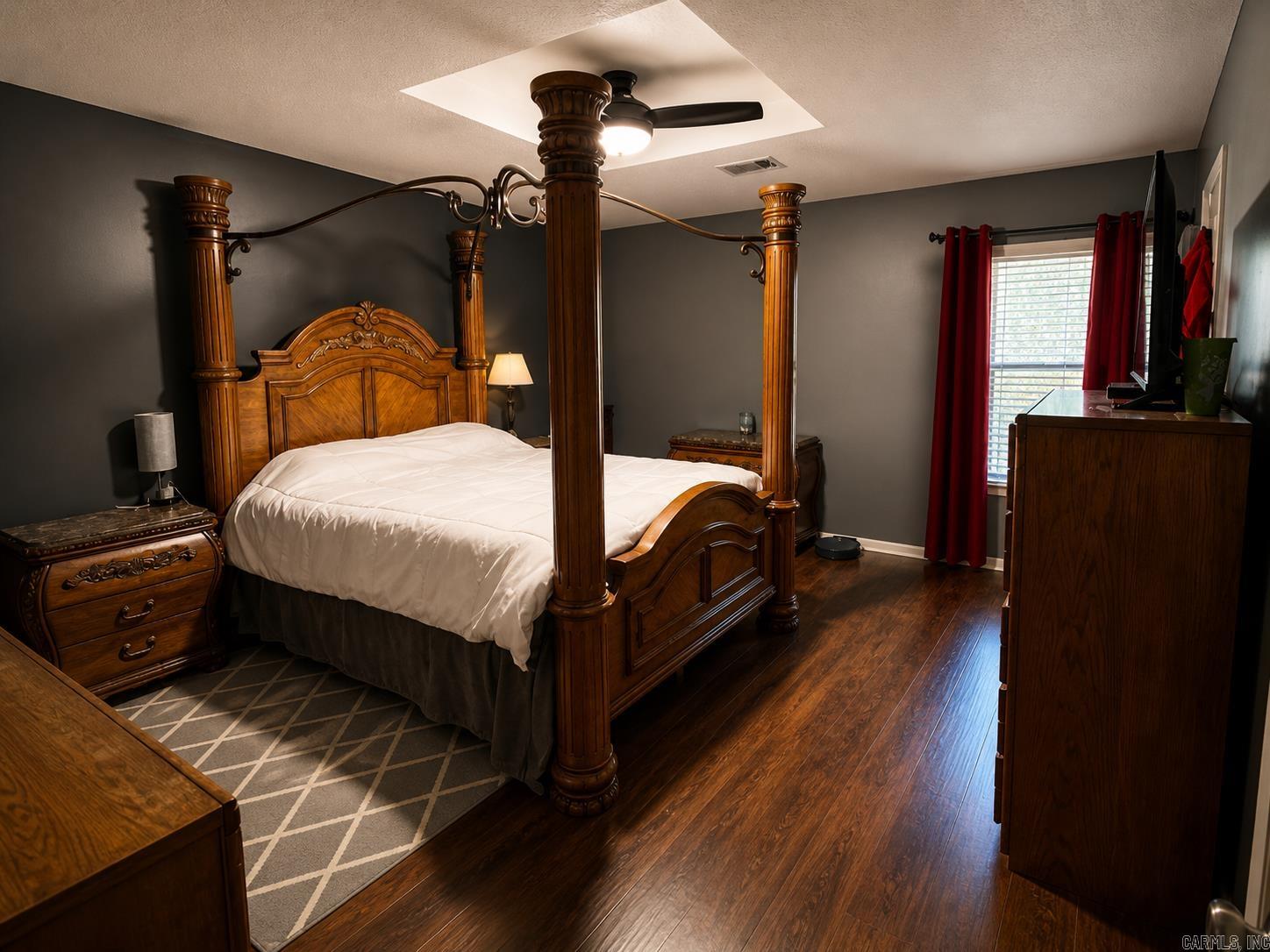 105 Elfen Glen St Property Photo 12