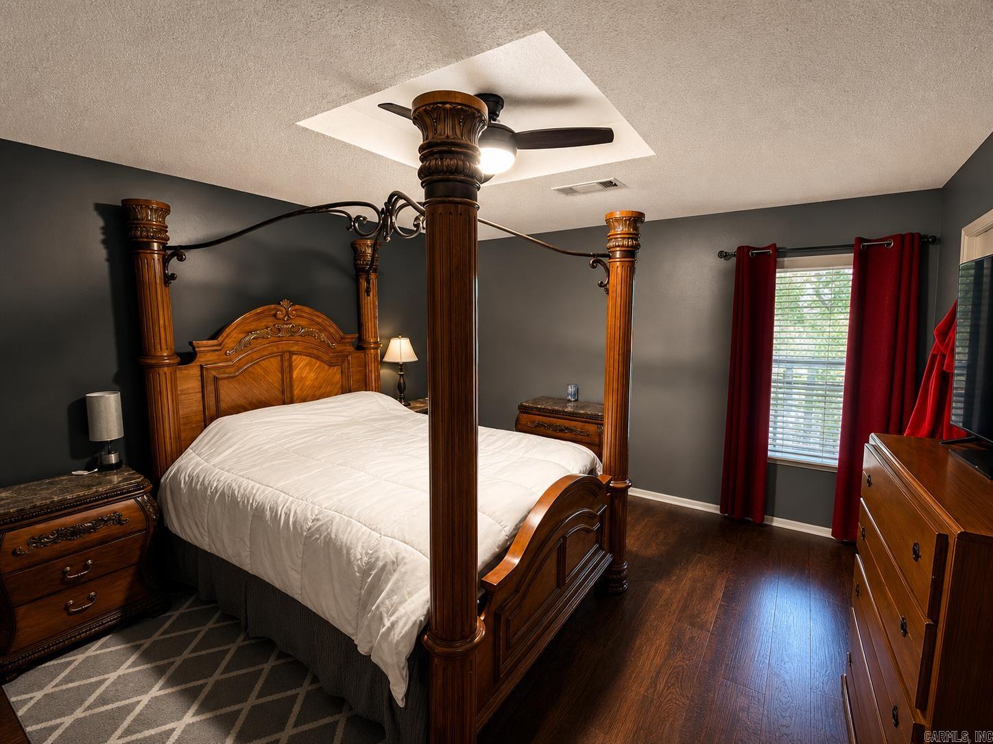 105 Elfen Glen St Property Photo 13