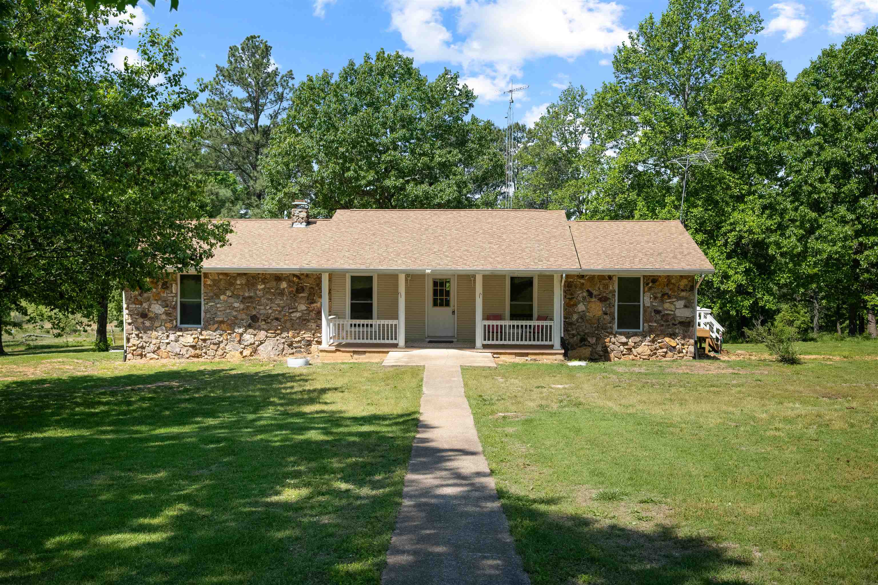 3555 Highway 167 Property Photo 2