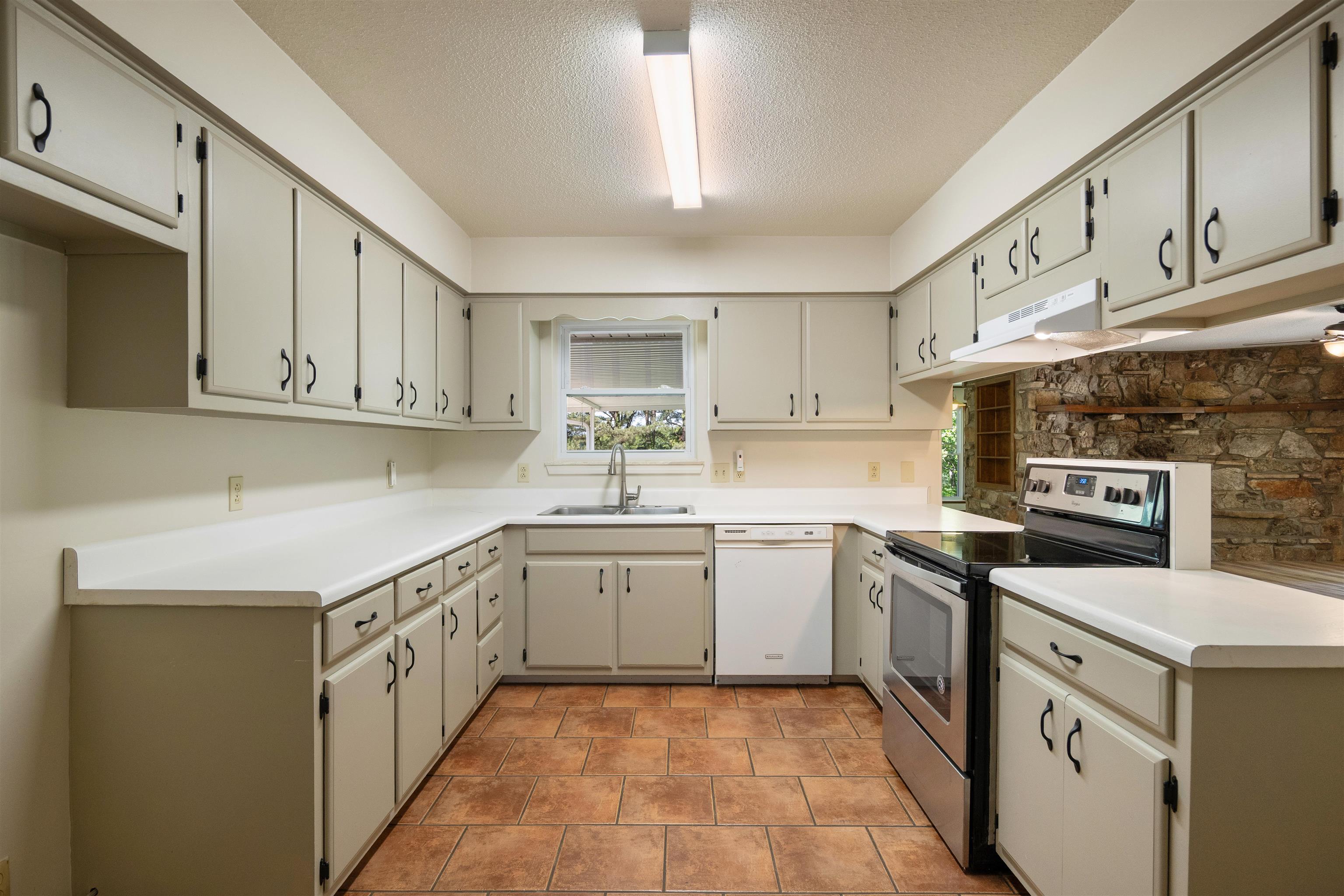 3555 Highway 167 Property Photo 18