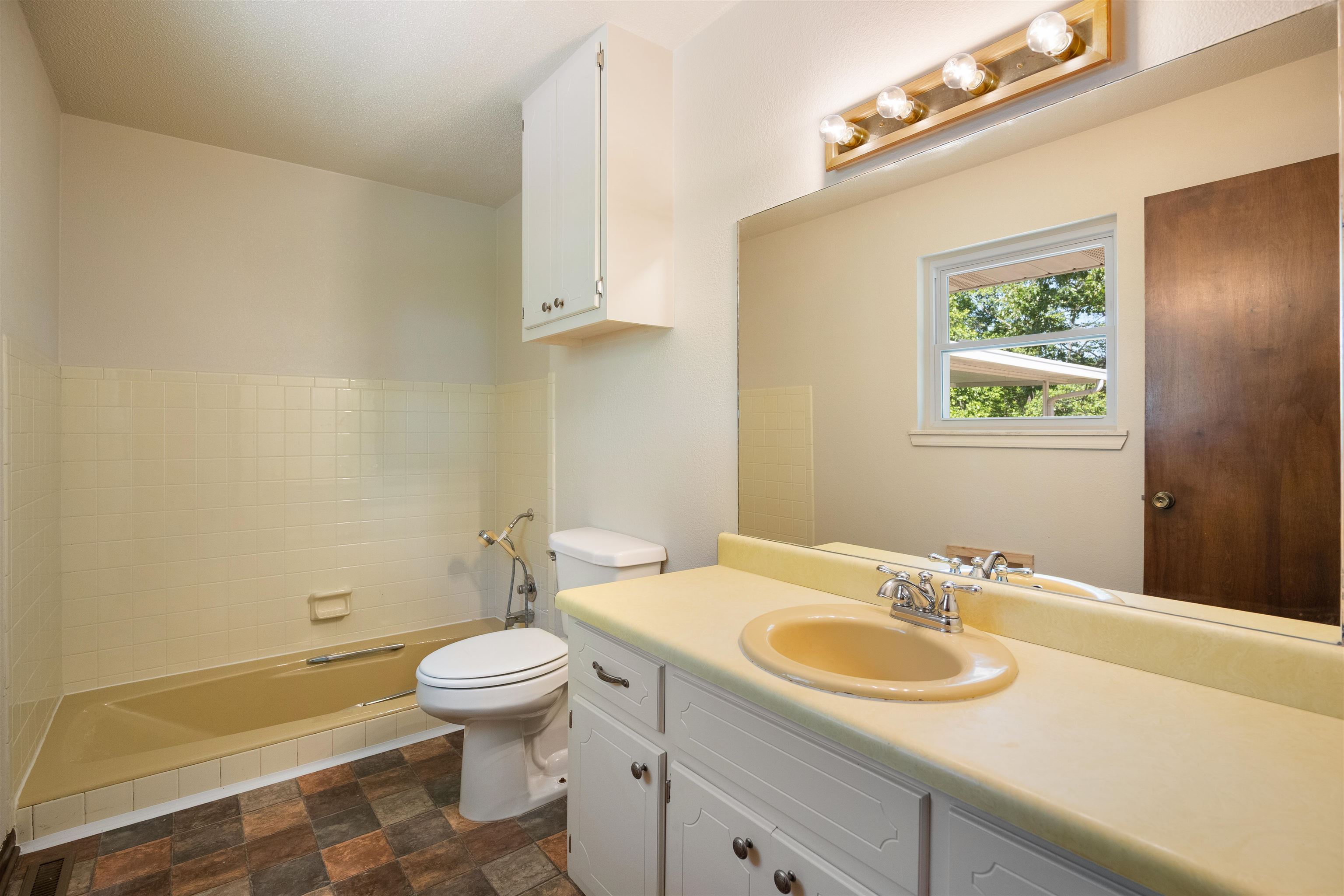 3555 Highway 167 Property Photo 23