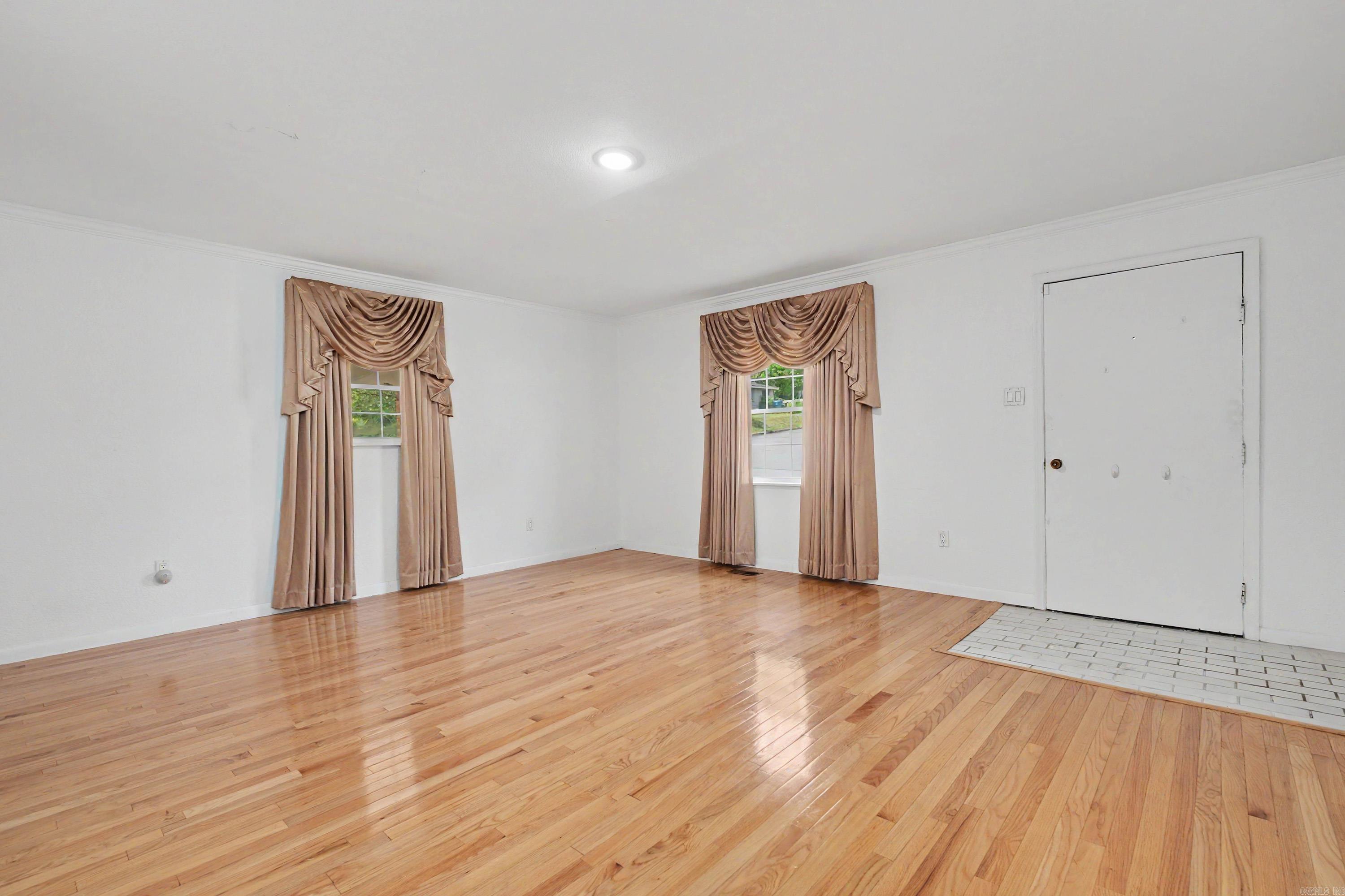 3423 S Chester Street Property Photo 6