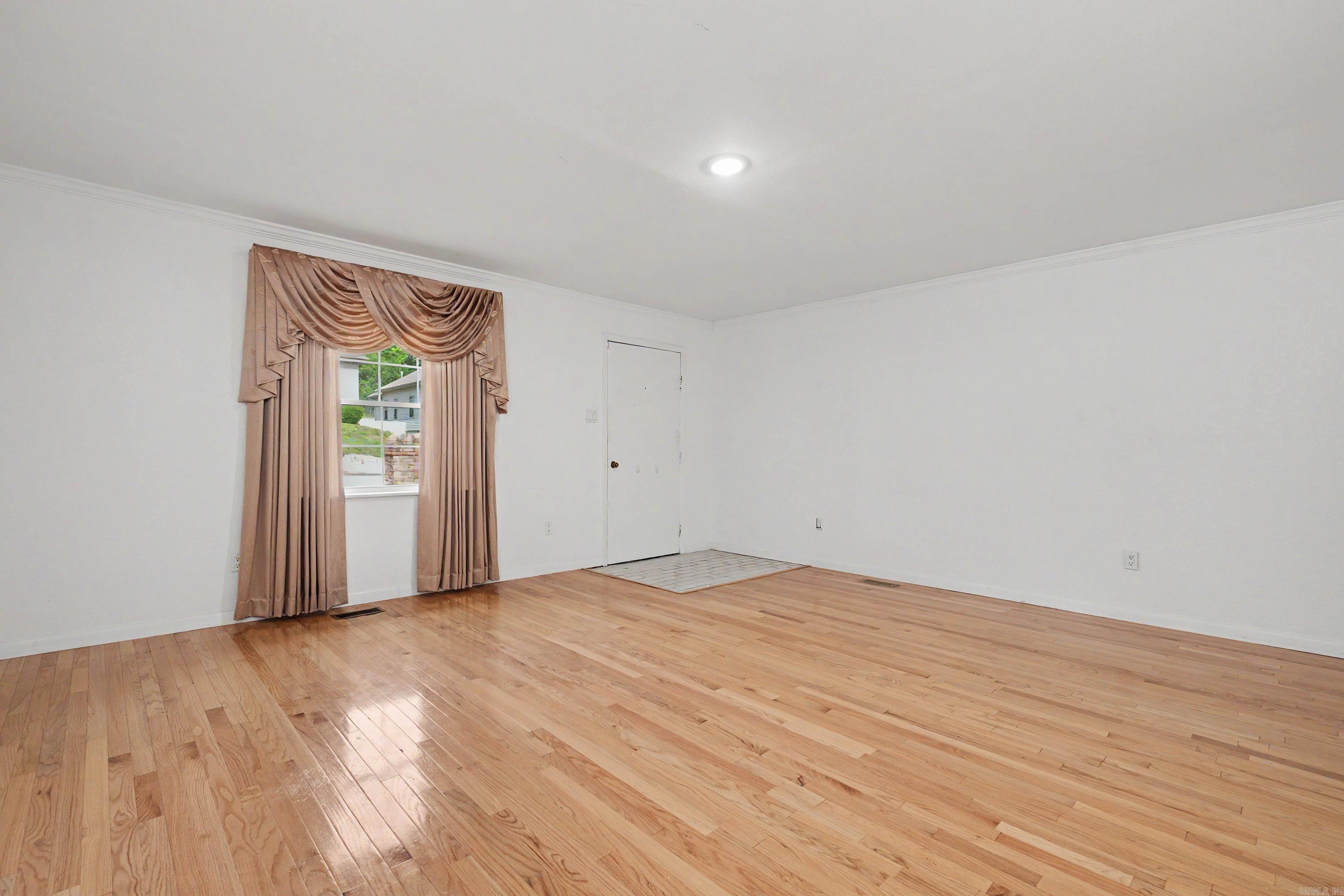 3423 S Chester Street Property Photo 7