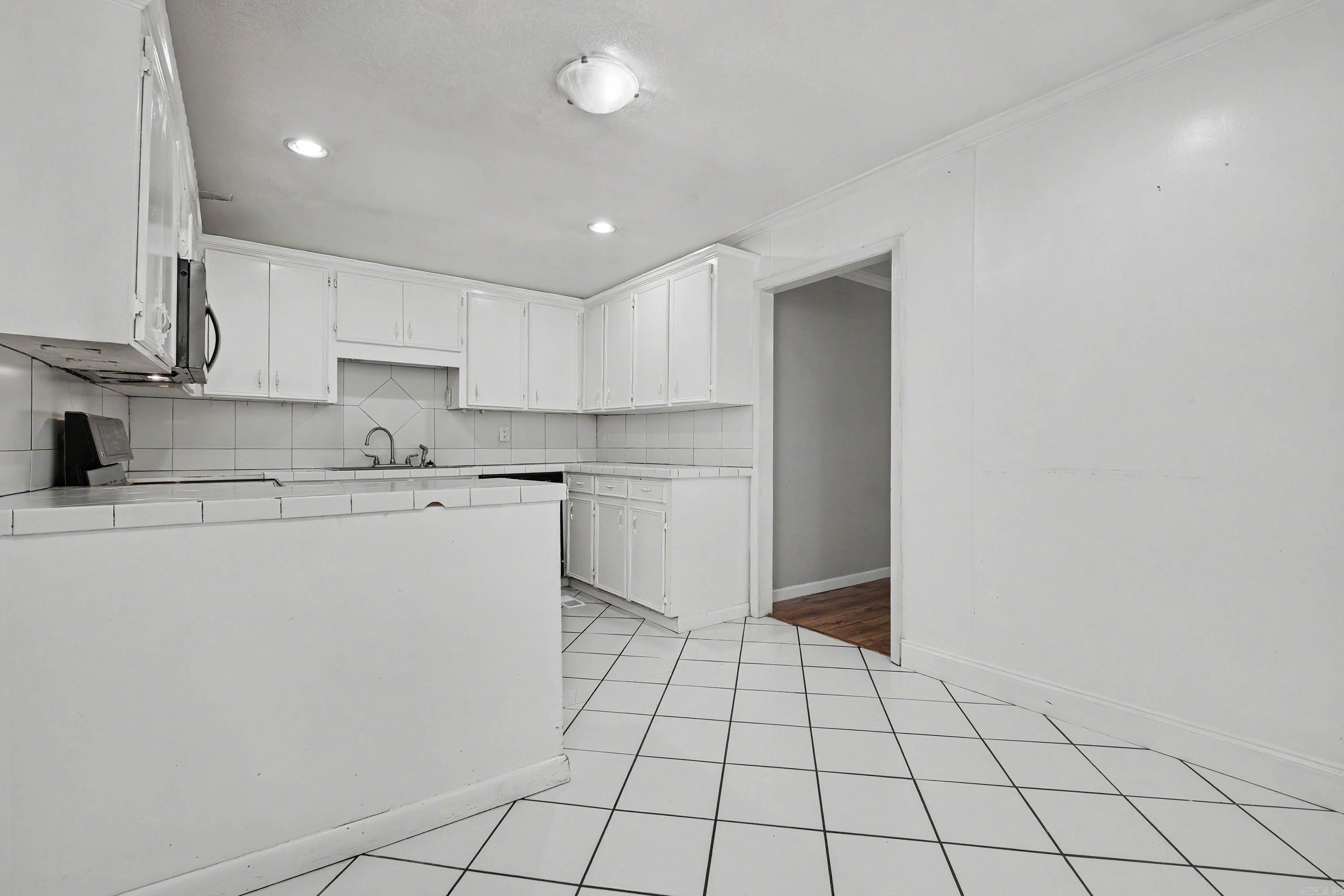 3423 S Chester Street Property Photo 10