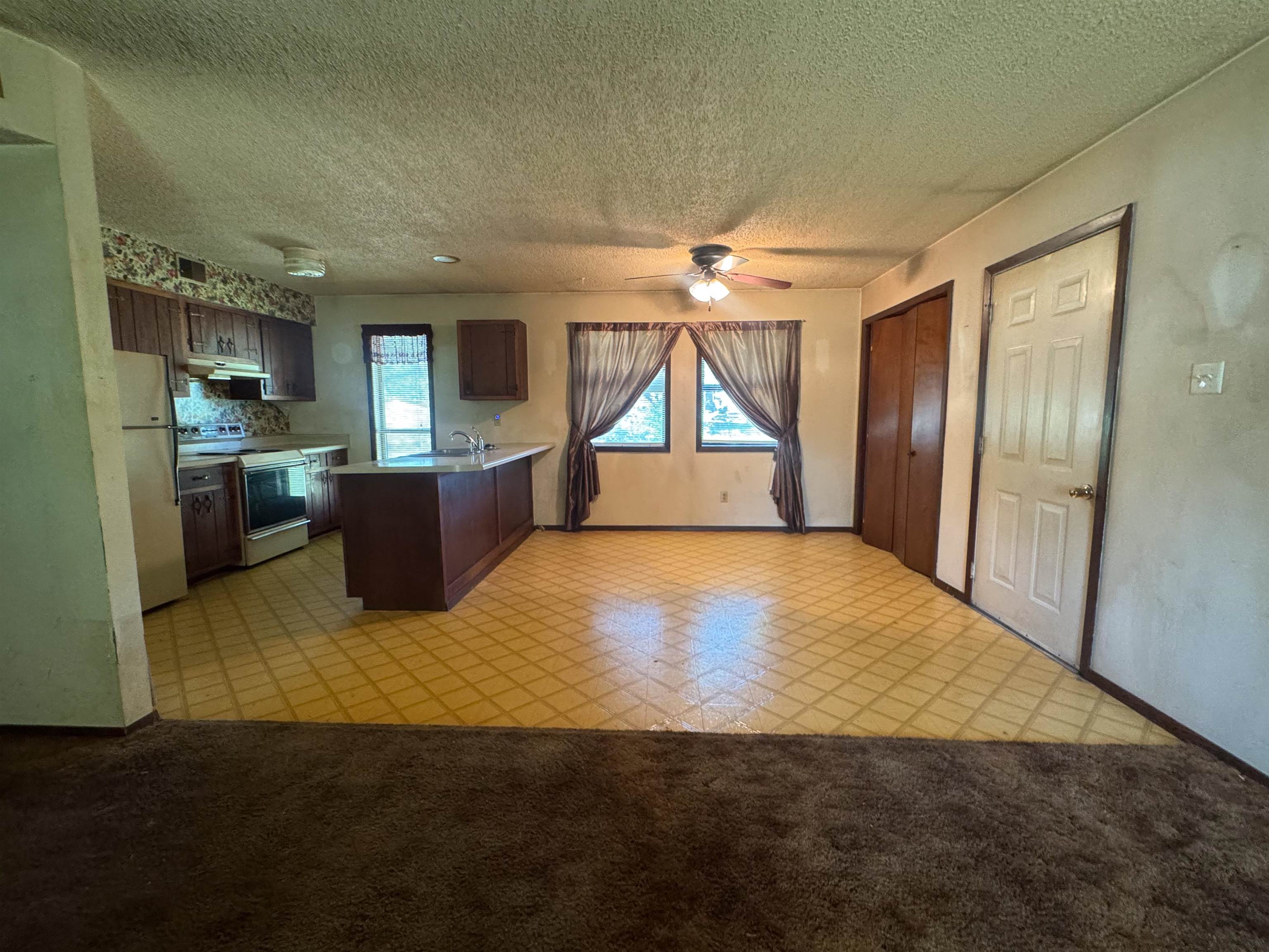 153 Sara Circle Property Photo 4
