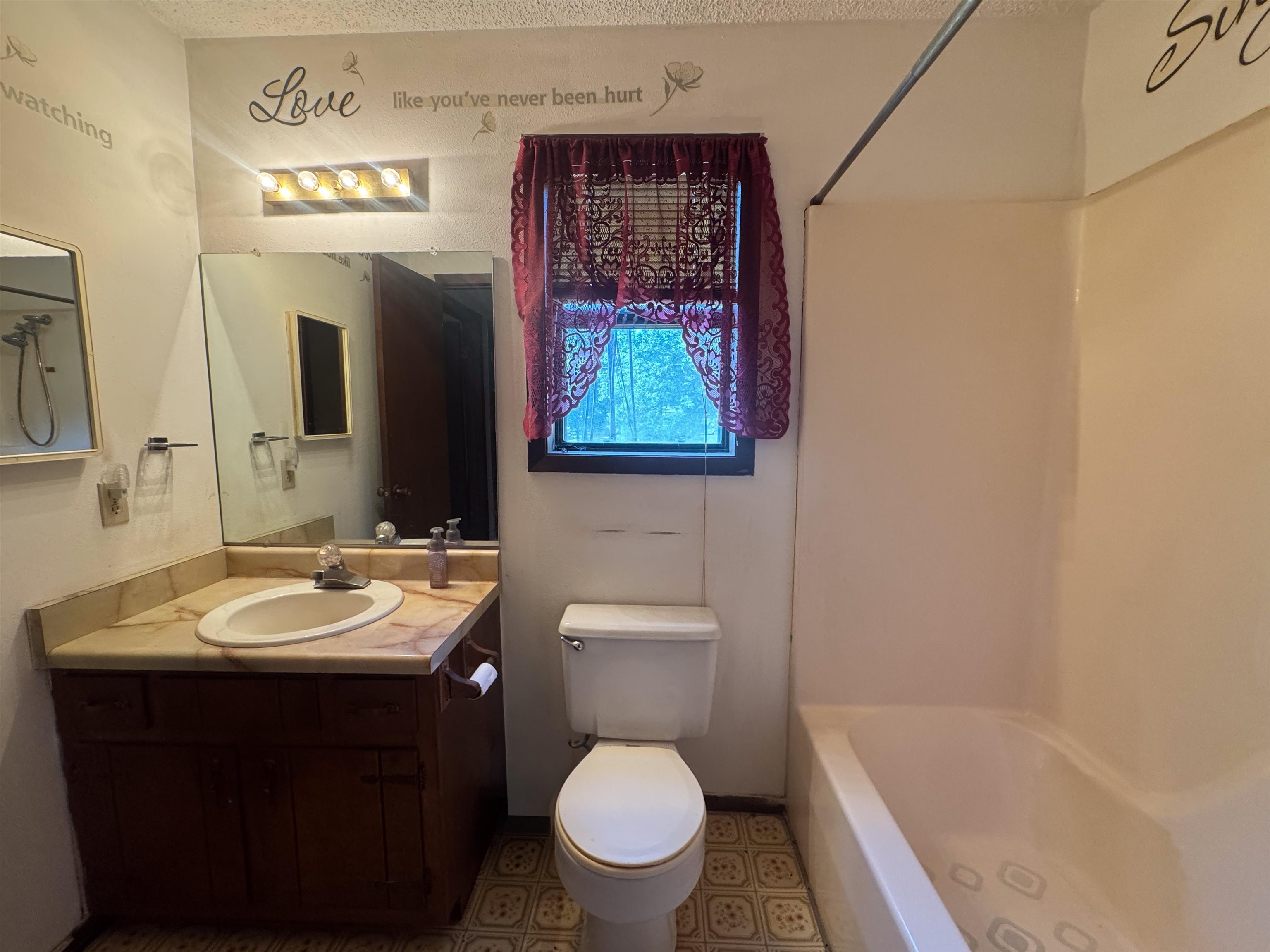 153 Sara Circle Property Photo 10