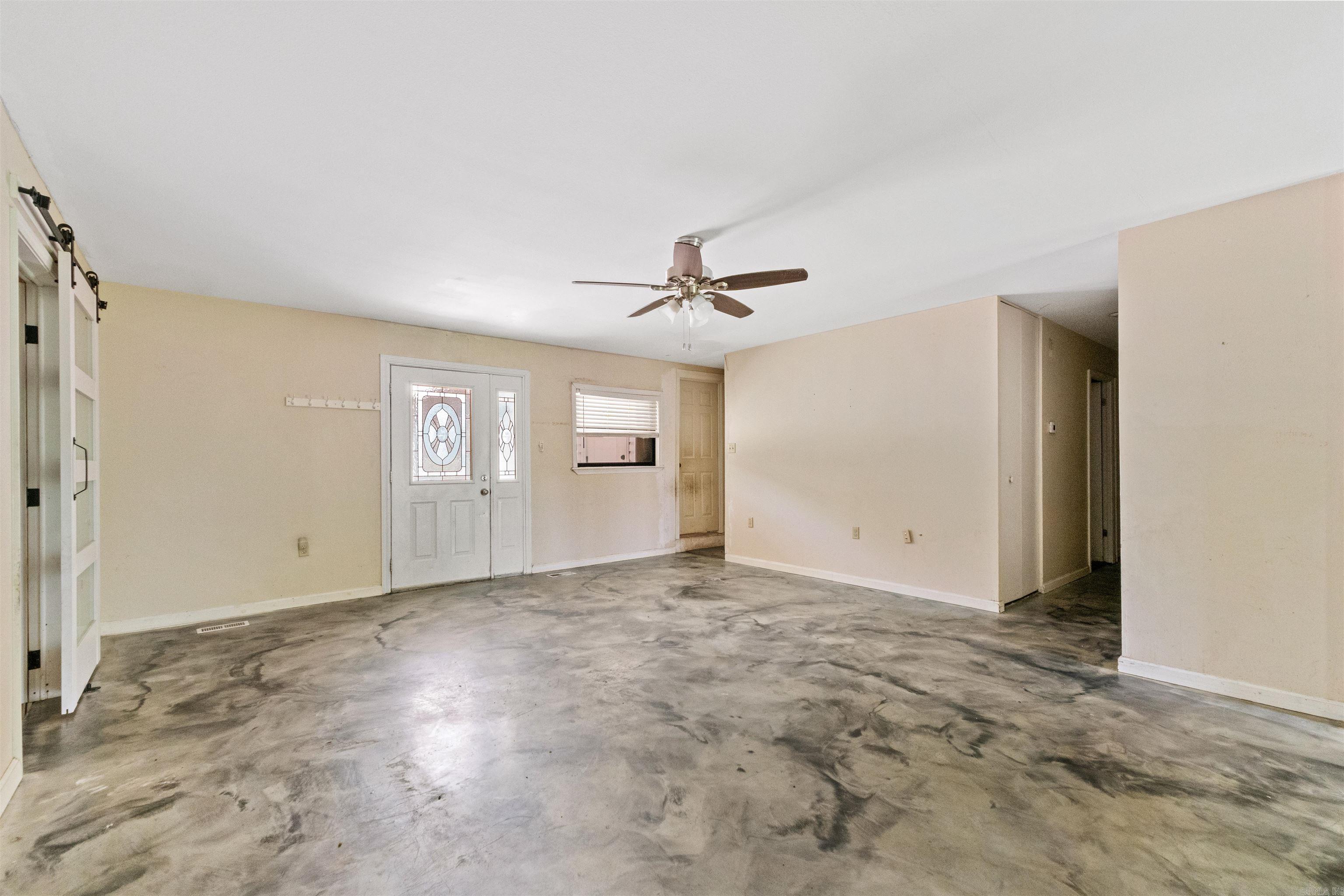 1925 W Lakeview Drive Property Photo 7