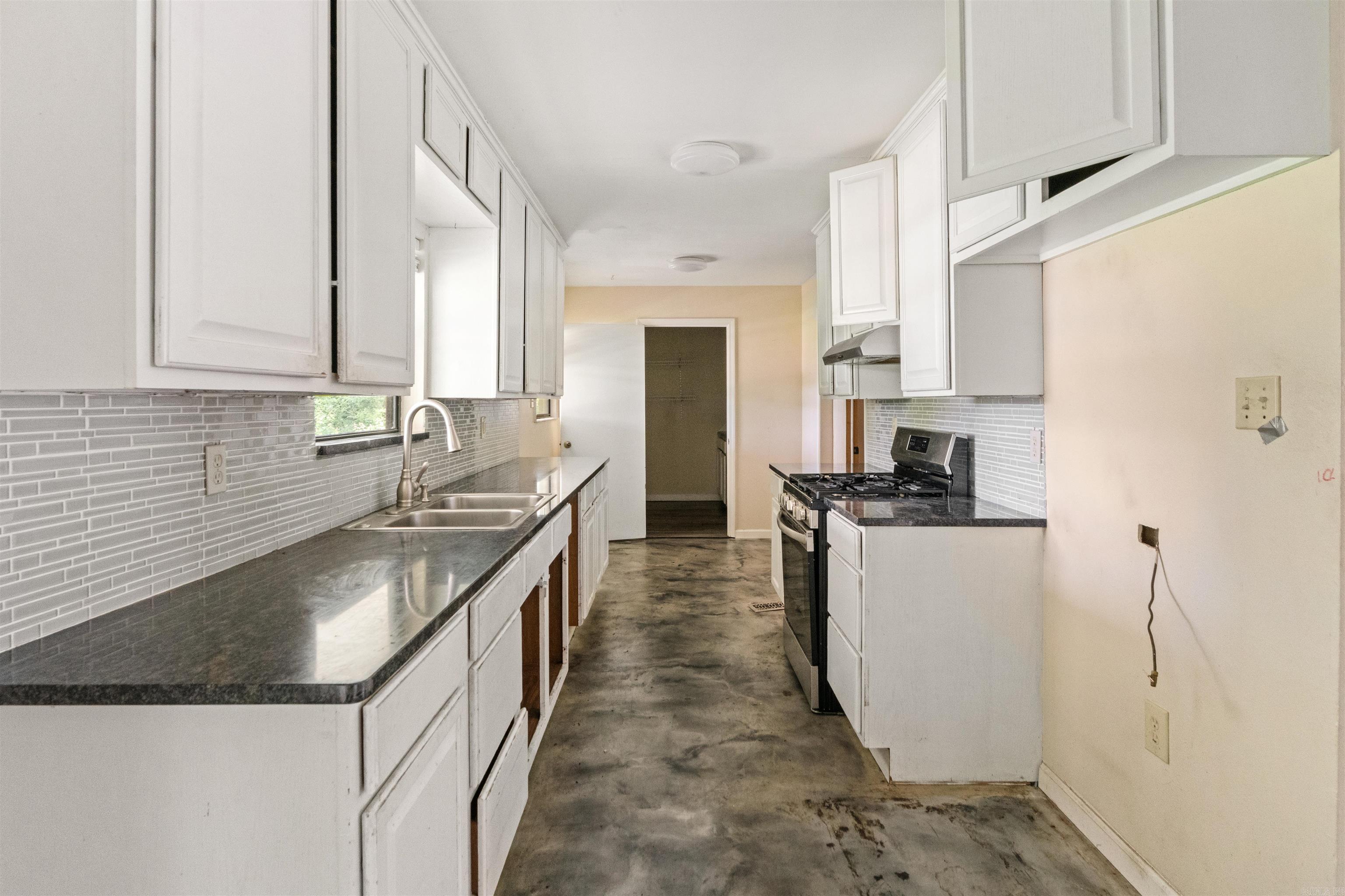 1925 W Lakeview Drive Property Photo 8
