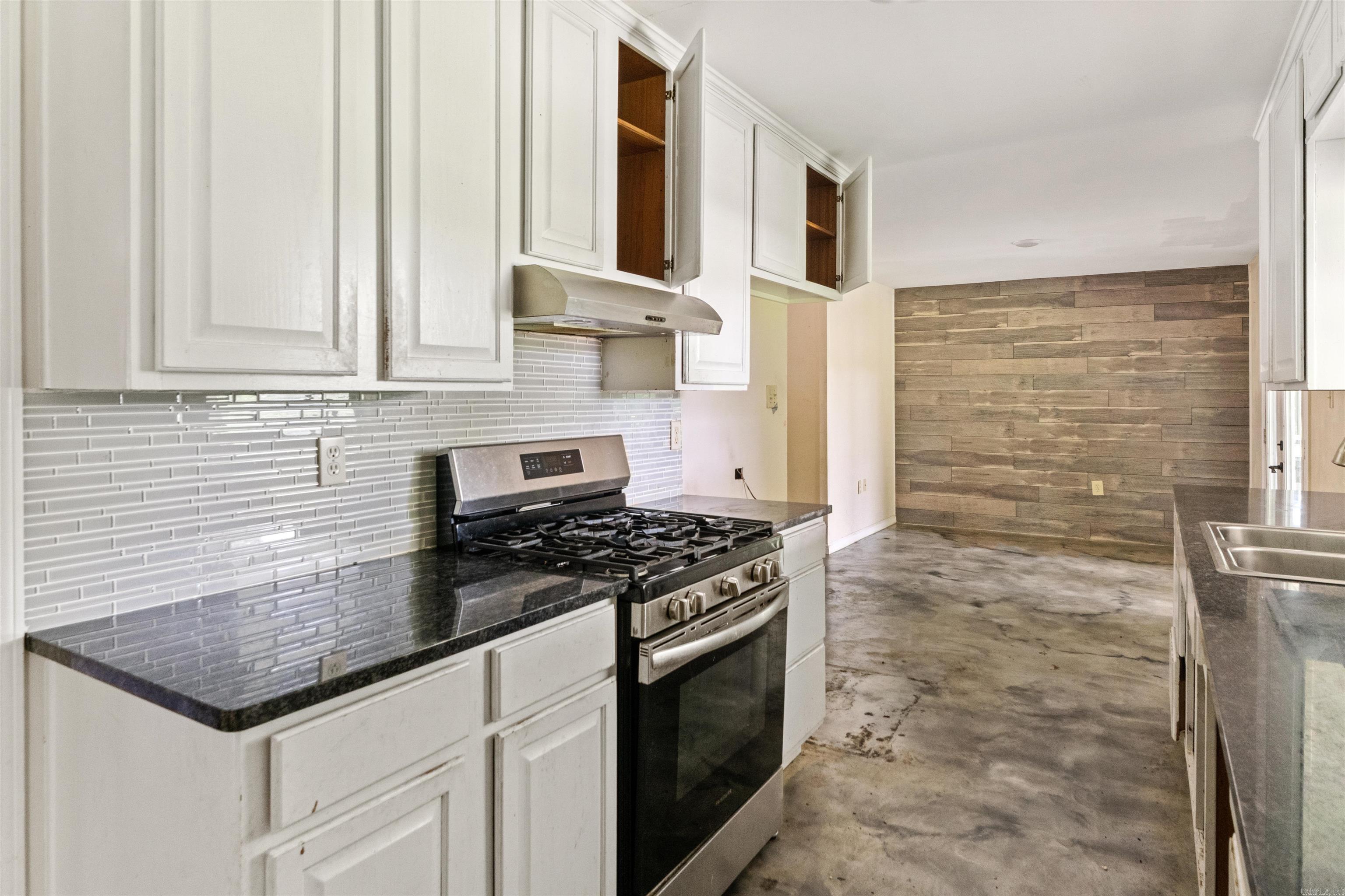 1925 W Lakeview Drive Property Photo 10
